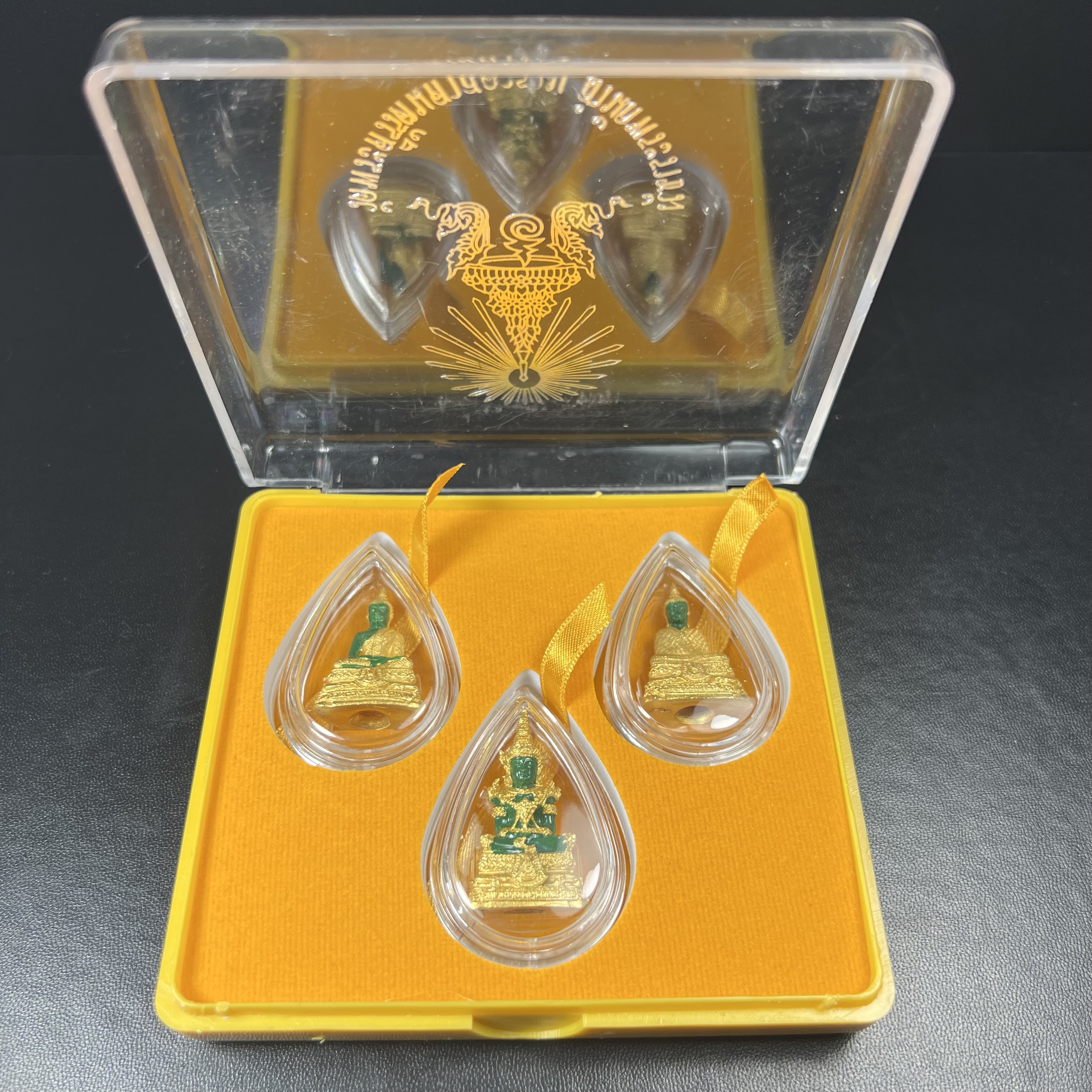 พระพุทธมหามณีรัตนปฏิมากร(พระแก้วมรกต) วัดพระศรีรัตนศาสดาราม สำนักพระราชวัง จัดสร้าง ชุด3 ฤดู ร้อน ฝน หนาว(บรรจุมวลสารใต้ฐาน)