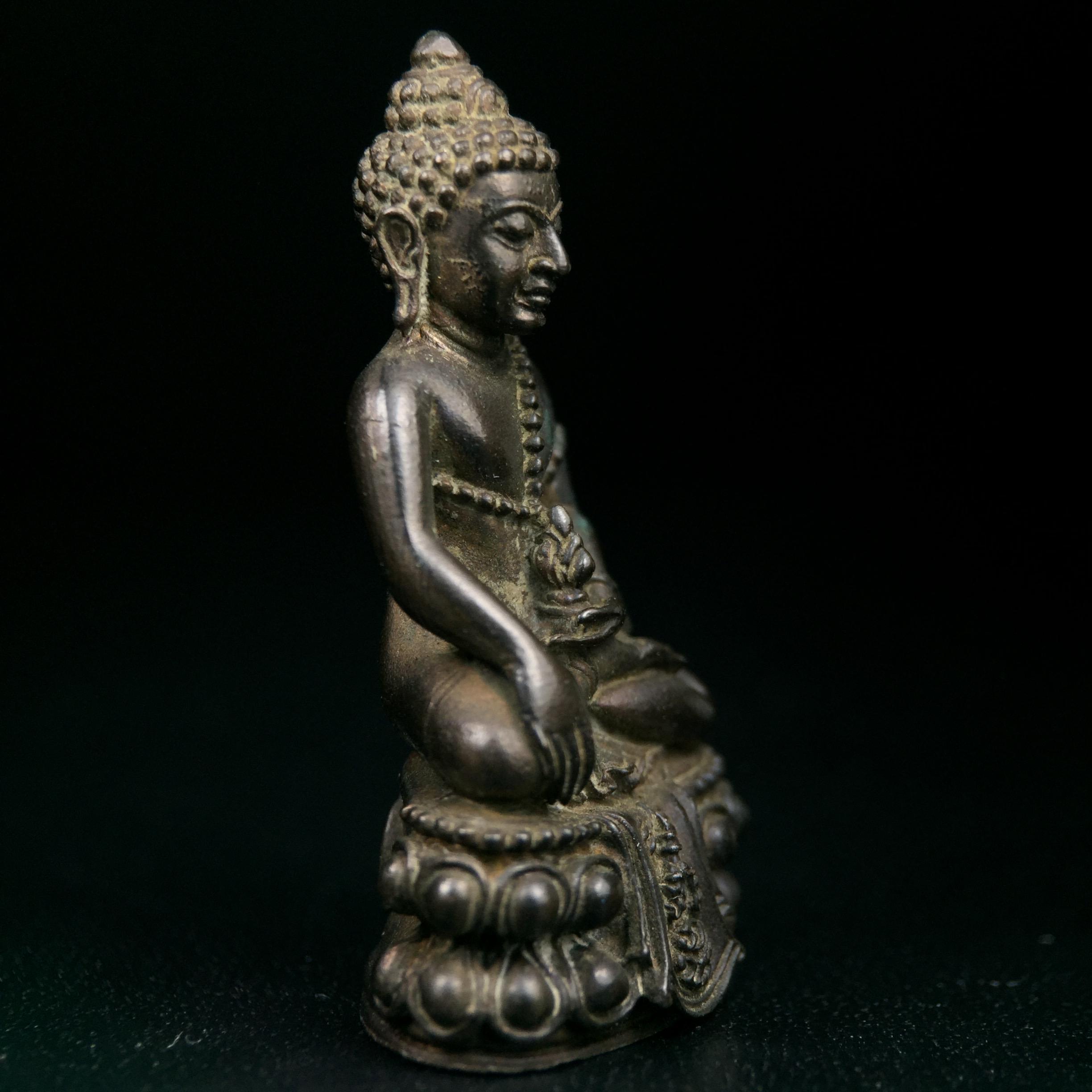 พระกริ่งศิรากาศ ภปร.(พระกริ่งคุ้มเกล้า)วัตถุมงคล"คุ้มเกล้าฯ" มูลนิธิ “คุ้มเกล้า” ในพระบรมราชูปถัมภ์ จัดสร้าง โรงพยาบาลภูมิพล เนื้อนวโลหะ(พิมพ์หน้าไทย)(ในหลวงรัชกาลที่9เสด็จเททอง)(พิธีใหญ่)(นิยม)