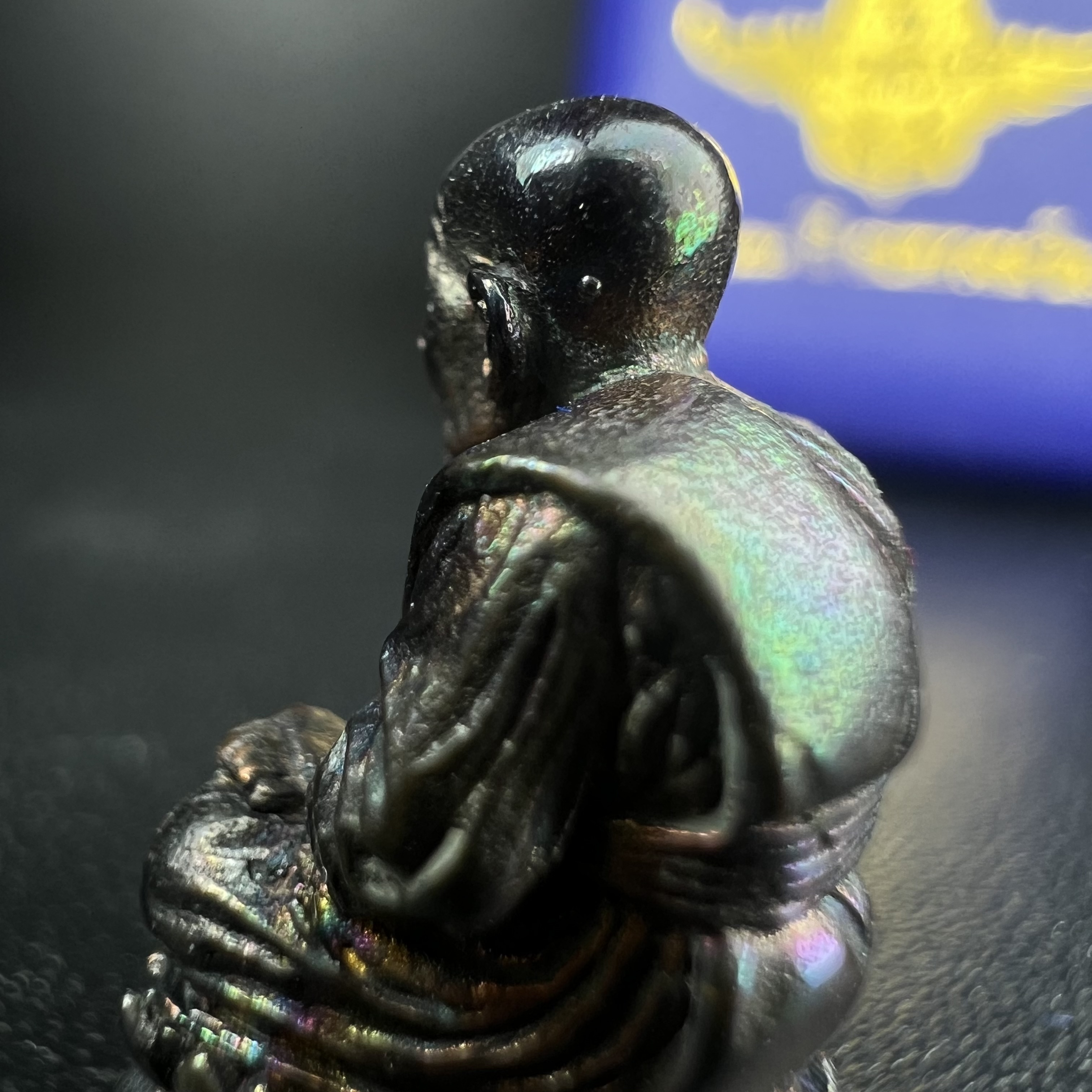 รูปเหมือนหล่อลอยองค์หลวงปู่ทวด รุ่น 111ปี กระทรวงกลาโหม เนื้อนวโลหะรมดำ-ปัดเงา ปี2540 พิธีใหญ่ เข้มขลัง นิยม พร้อมกล่องบรรจุเดิม(คัดสภาพสวยผิวเทพๆผิวรุ้งๆ)ทั้งพิธีทั้งพุทธศิลป์ทรงคุณค่าอีกหนึ่งรุ่นยอดนิยม