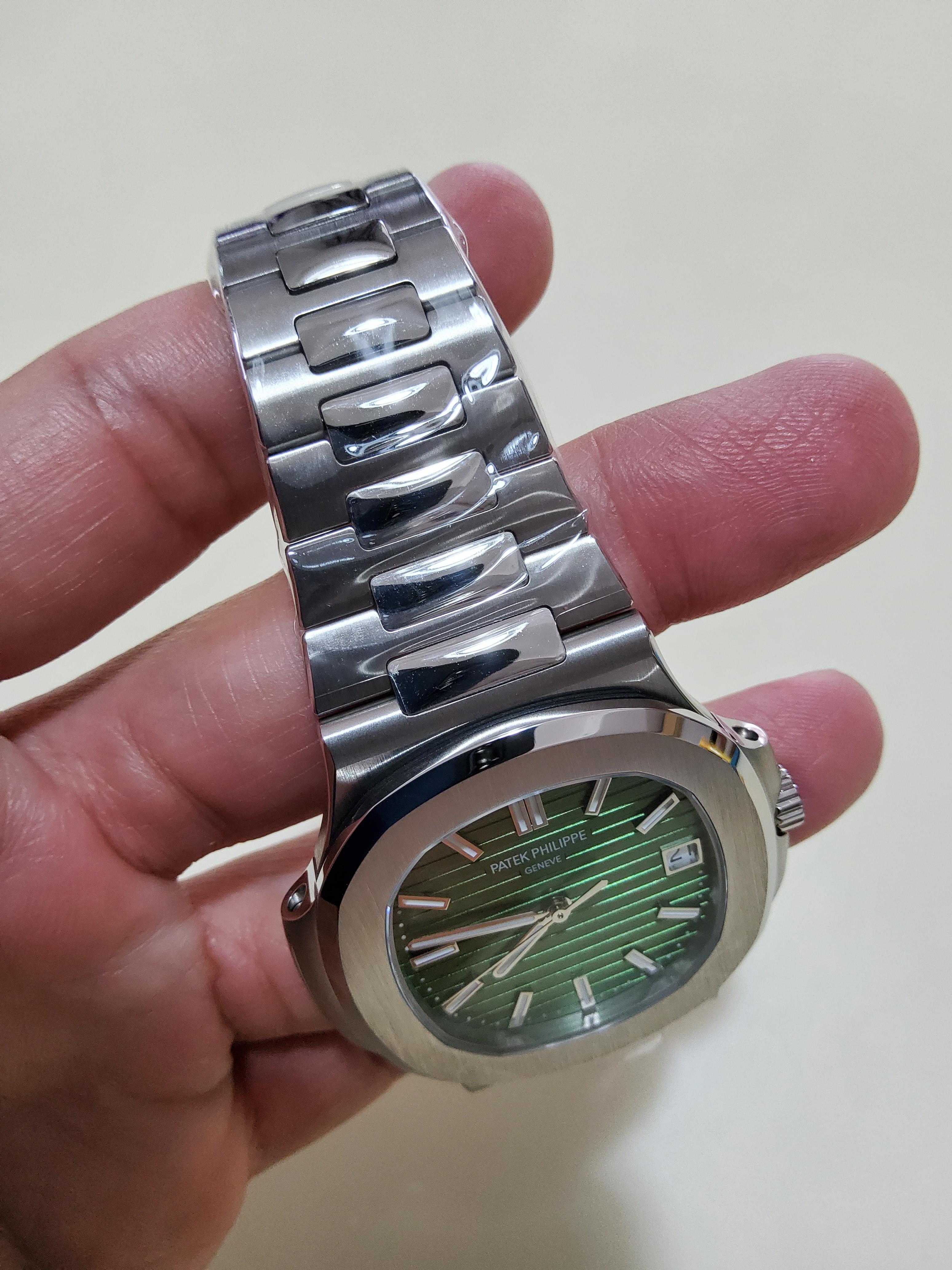 PRE-ORDER PATEK NAUTILUS 5711 OLIVE-GREEN (40MM.) กลไกโคลน BY 3K FACTORY