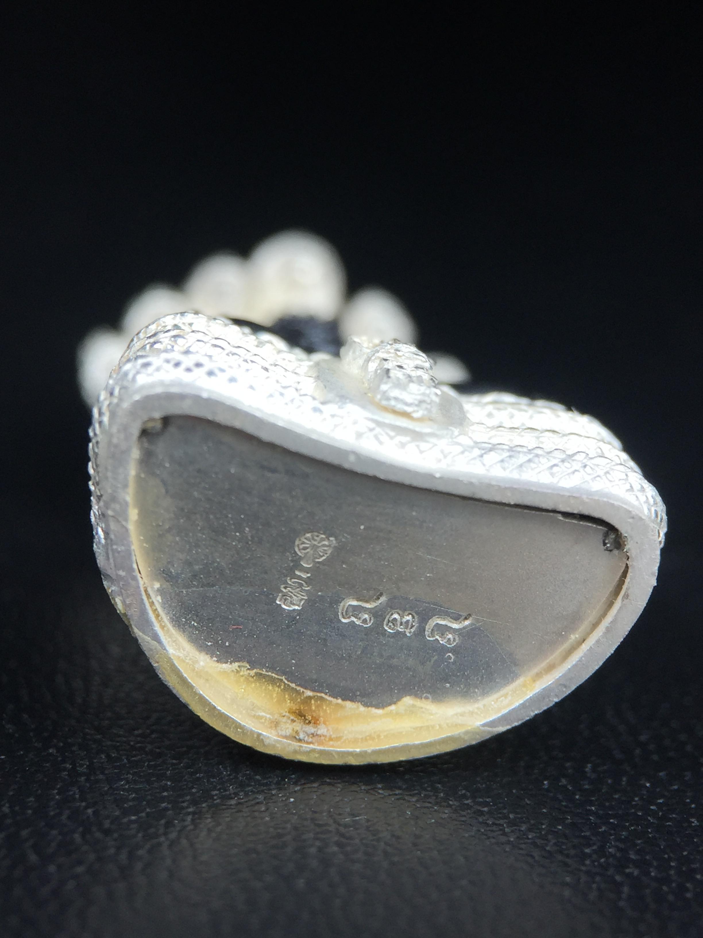 พระนาคปรก สธ. รุ่นสร้างพระอุโบสถเฉลิมพระเกียรติ 4 รอบ 84 พรรษา สมเด็จพระเทพรัตนราชสุดาฯ วัดบวรนิเวศวิหาร ปี 2543 พิมพ์ใหญ่ องค์พระเนื้อนวโลหะ ฐานนาคปรกเนื้อเงิน(สภาพ สวย )พิธีใหญ่ พุทธศิลป์งดงาม หายาก(องค์หมายเลขสวย ๘๓๘) (1 ใน 1999 องค์)