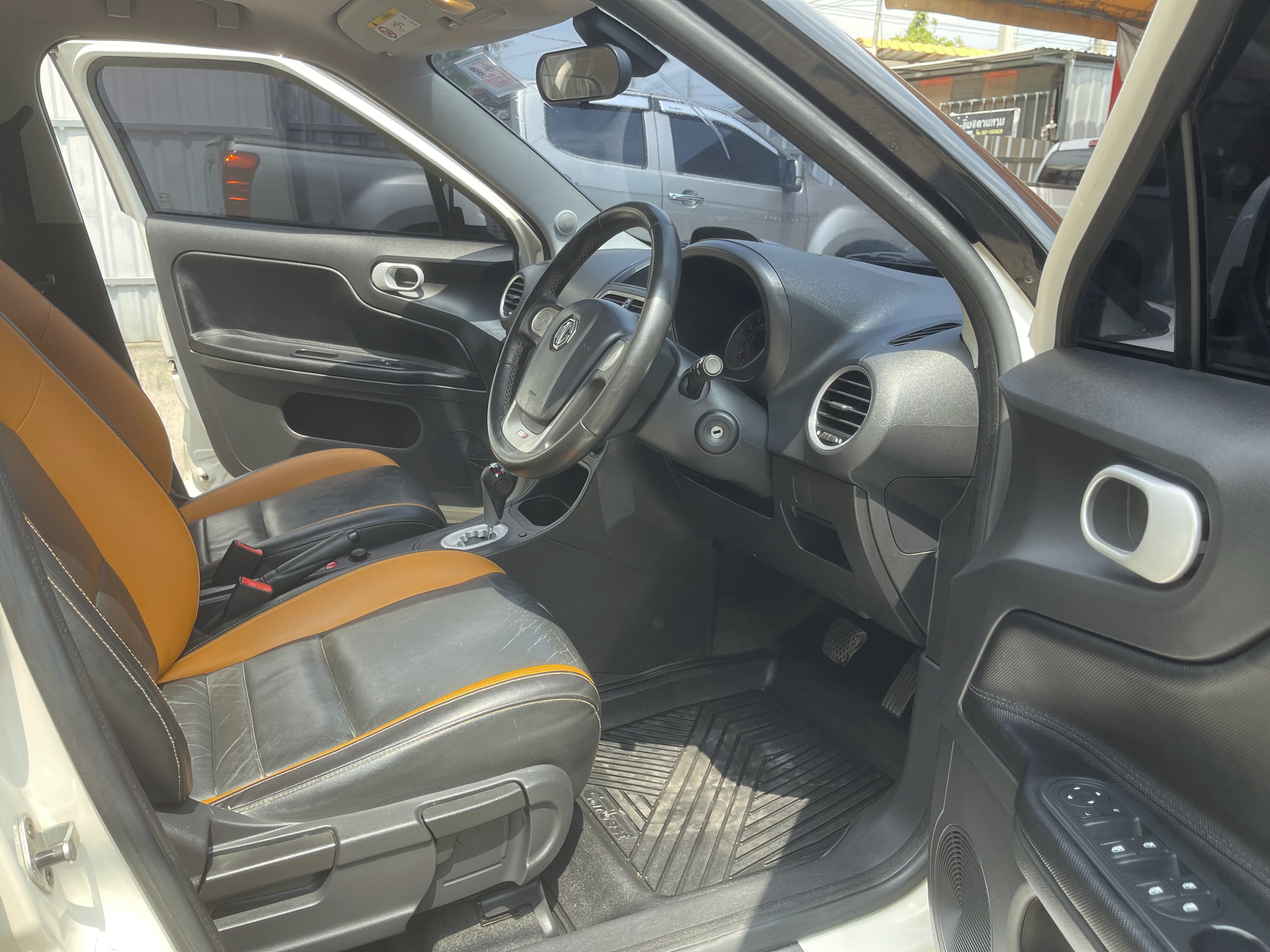 MG MG3 1.5 X Xross Sunroof At 2016 ขาวมุก