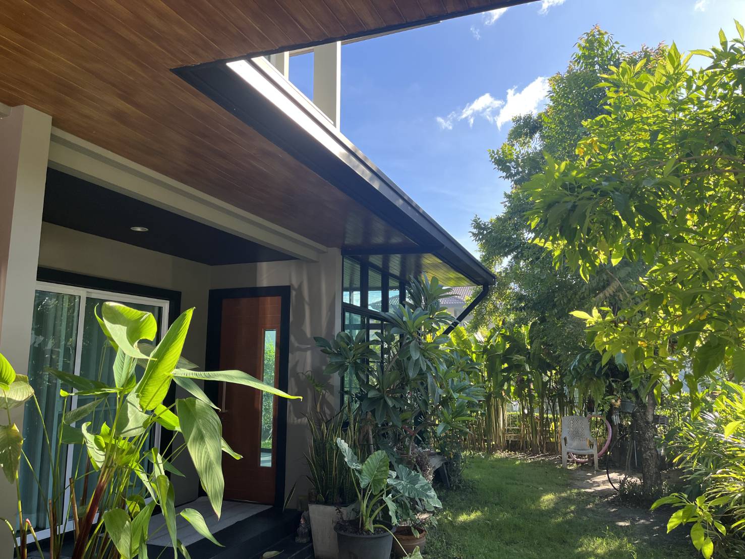 For Rent : Kohkaew, 2-story detached house, 4 Bedrooms 3 Bathrooms