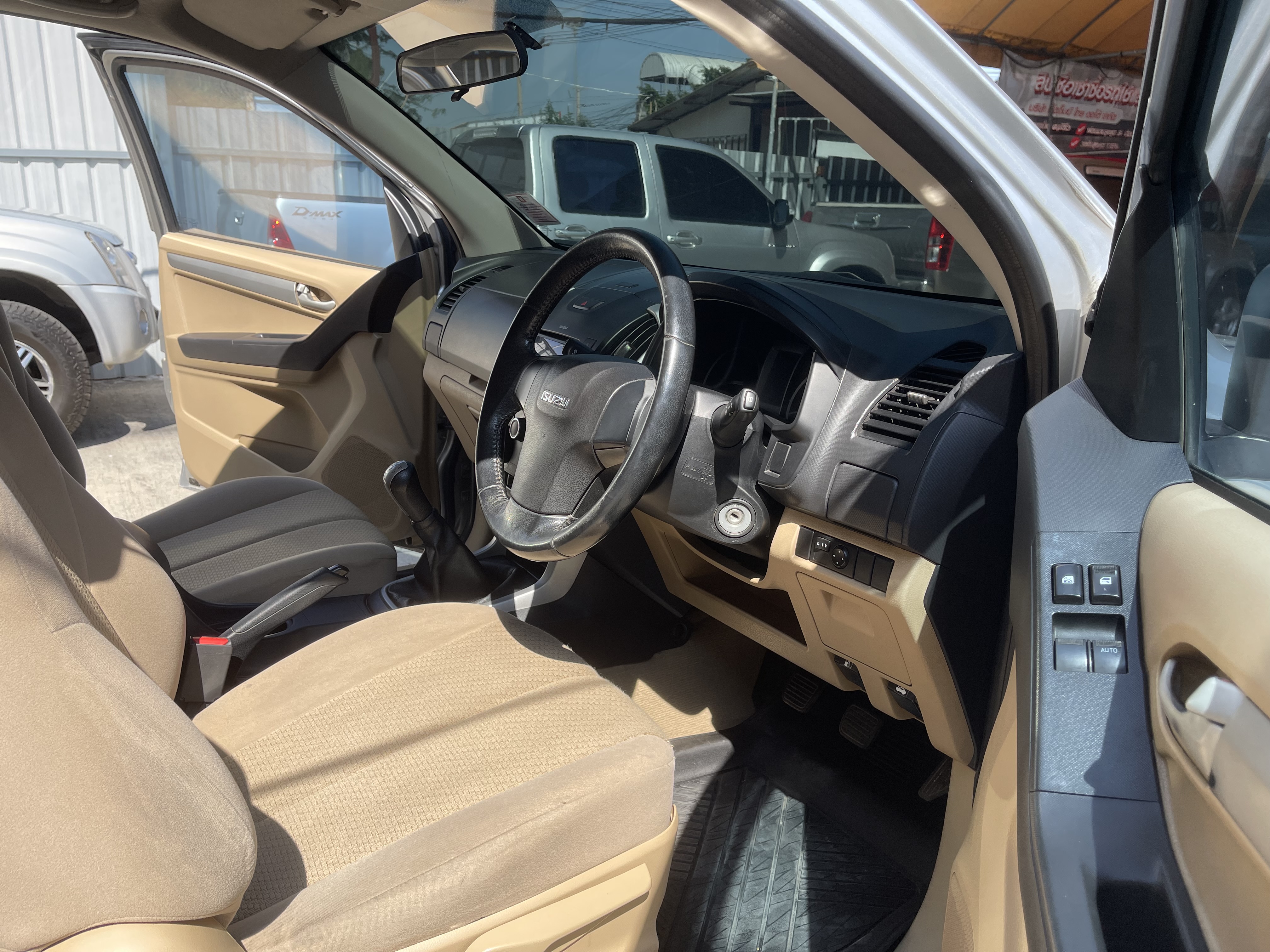 Isuzu Dmax All New Cab 2.5 Vgs Z 2014 เงิน