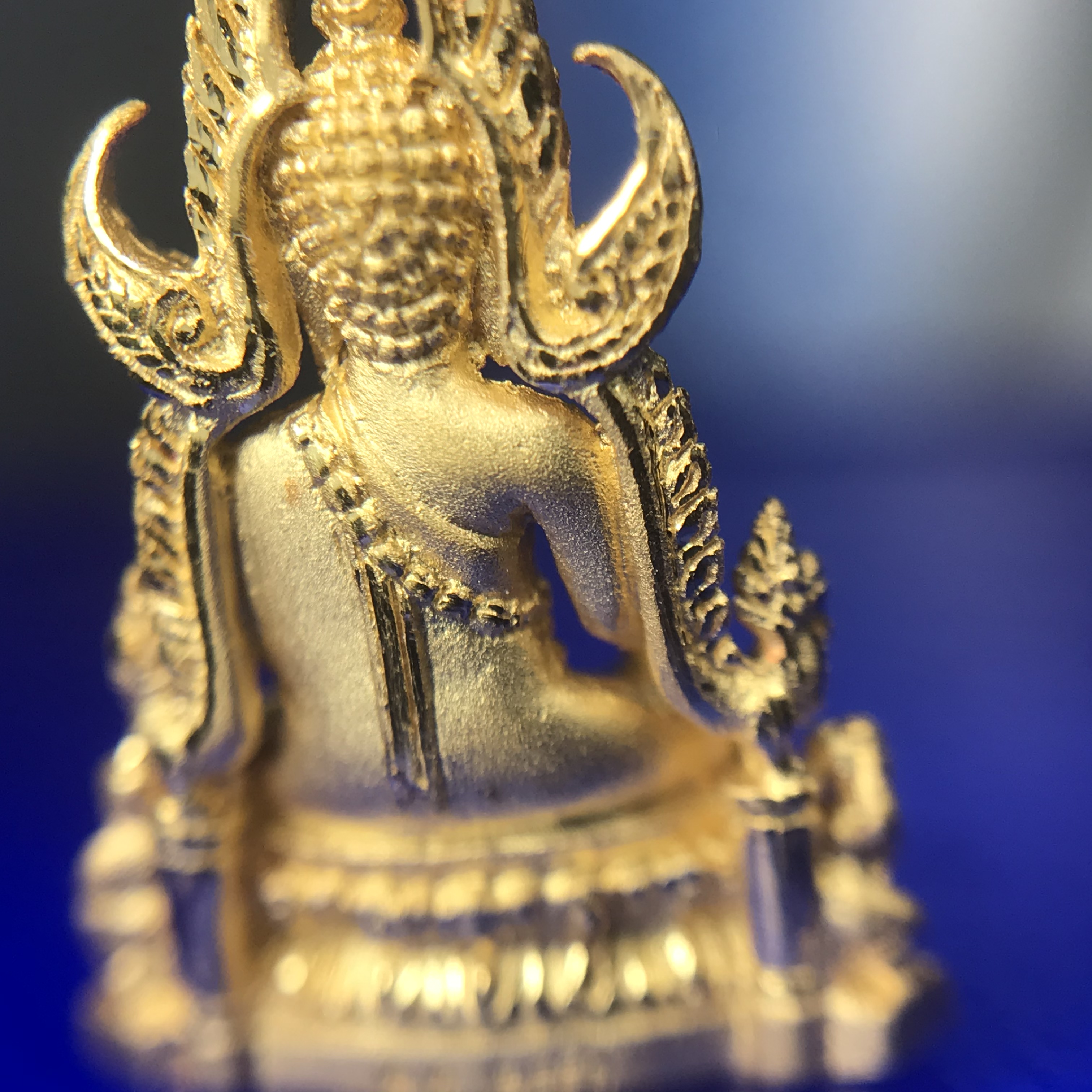 พระพุทธชินราช ภปร. โครงการ เพราะแผ่นดินนี้คือแผ่นดินเกิด ปี2551 เนื้อทองคำ 96.5%(น้ำหนัก 2.6 กรัม) ขนาดหน้าตัก1/4นิ้ว (สวยงามทรงคุณค่าหายาก)1 ใน 5000องค์