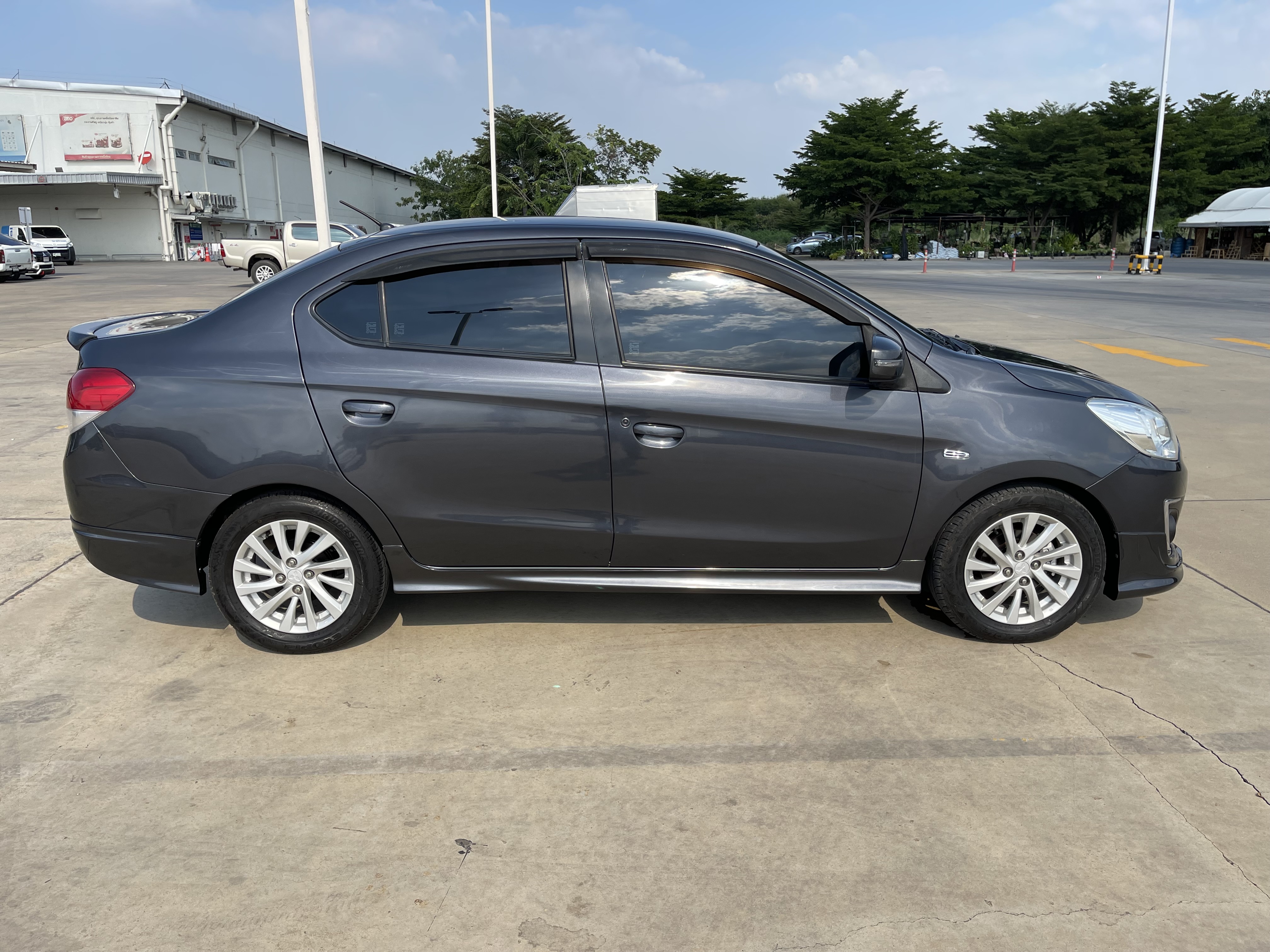 Mitsubishi Attrage 1.2 GLS Limited At 2015 เทาดำ