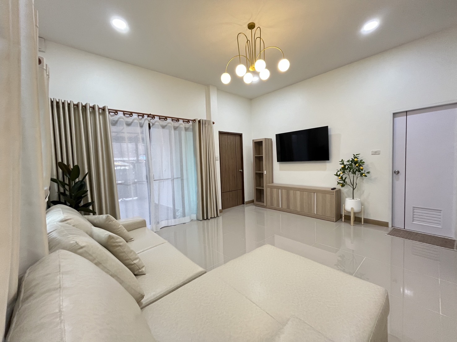 For Rent : Chalong, One-story townhome, 3 bedrooms 2 bathrooms