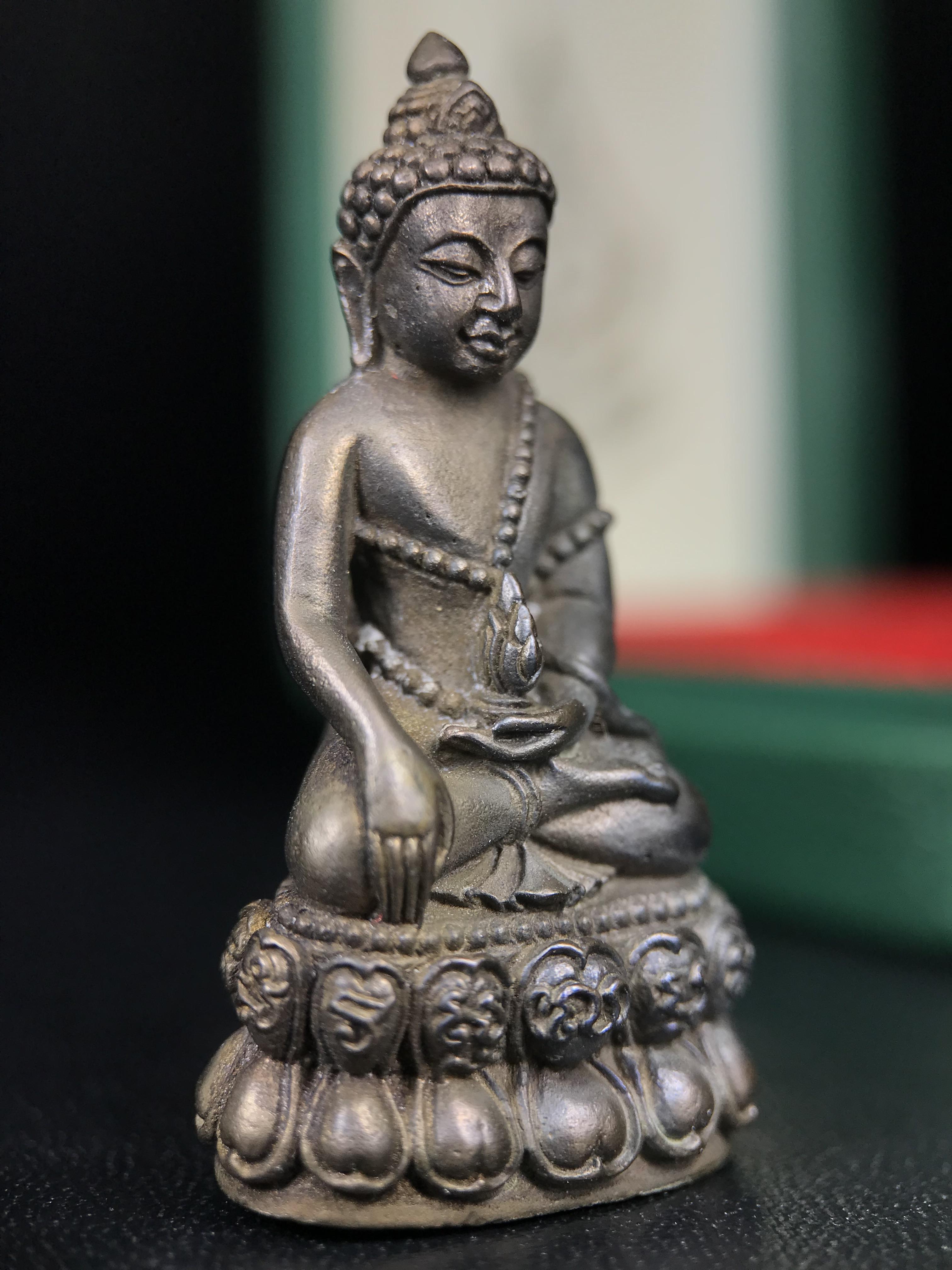 พระกริ่งวาสนา สมเด็จพระสังฆราช(วาสน์)วัดราชบพิธฯ ปี 2531 เนื้อนวโลหะ สร้างเป็นที่ระลึกในคราวที่สมเด็จพระอริยวงศาคตญาณ สมเด็จพระสังฆราช(วาสน์ วาสโน)มีพระชนมายุครบ90พรรษา(ในหลวง ร.9 เสด็จในพิธี)งานแกะแม่พิมพ์โดย นายช่างเกษม มงคลเจริญ)(1ใน1991องค์)