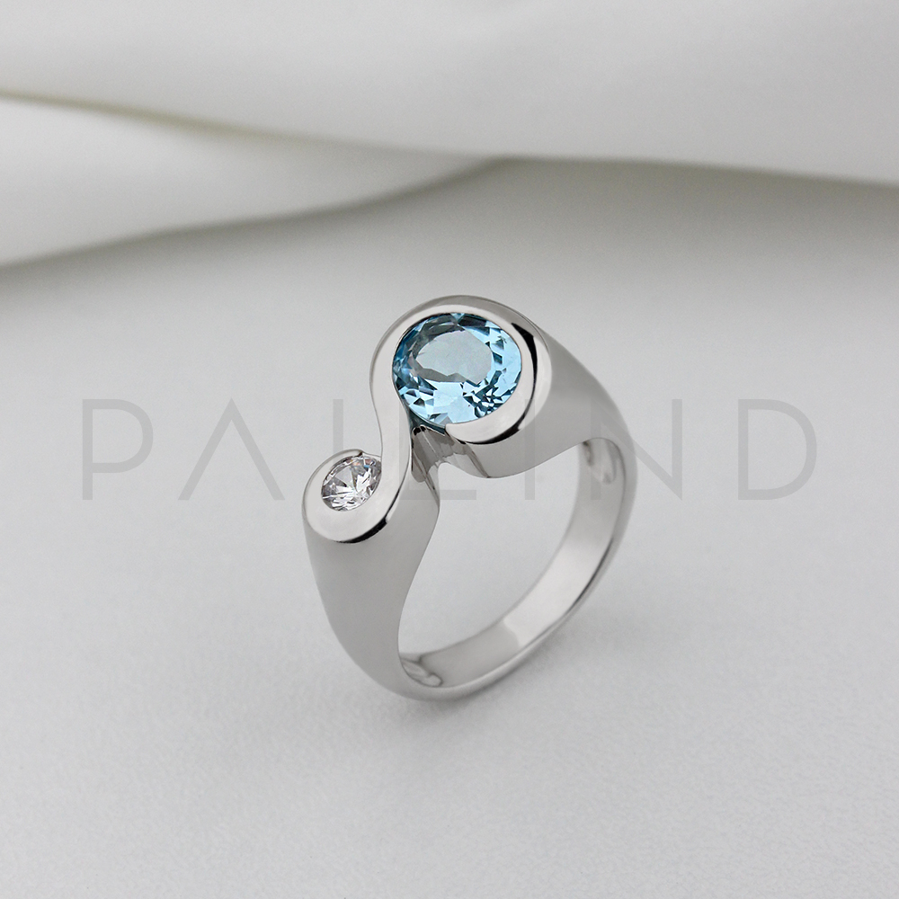 แหวนเงินประดับ SKY BLUE TOPAZ ฝังเพชรรัสเซีย