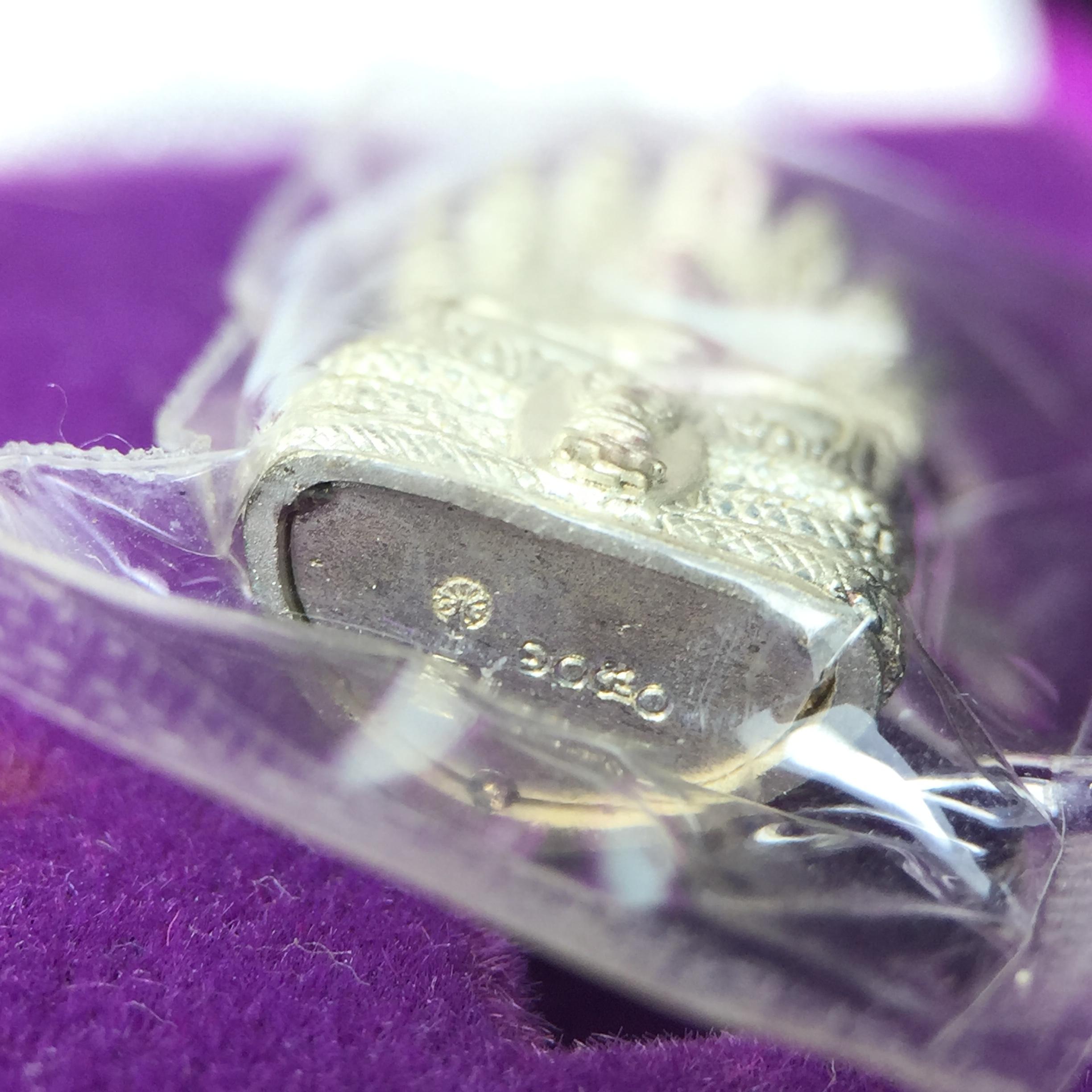 พระนาคปรก สธ. รุ่นสร้างพระอุโบสถเฉลิมพระเกียรติ 4 รอบ 84 พรรษา สมเด็จพระเทพรัตนราชสุดาฯ วัดบวรนิเวศวิหาร ปี 2543 พิมพ์เล็ก เนื้อเงินบริสุทธิ์ แบบพ่นทรายขัดเงาบางส่วน(สภาพ สวย ซีนซองกล่องบรรจุเดิมครบ)พิธีใหญ่ พุทธศิลป์งดงาม หายาก (1 ใน 2999 องค์)