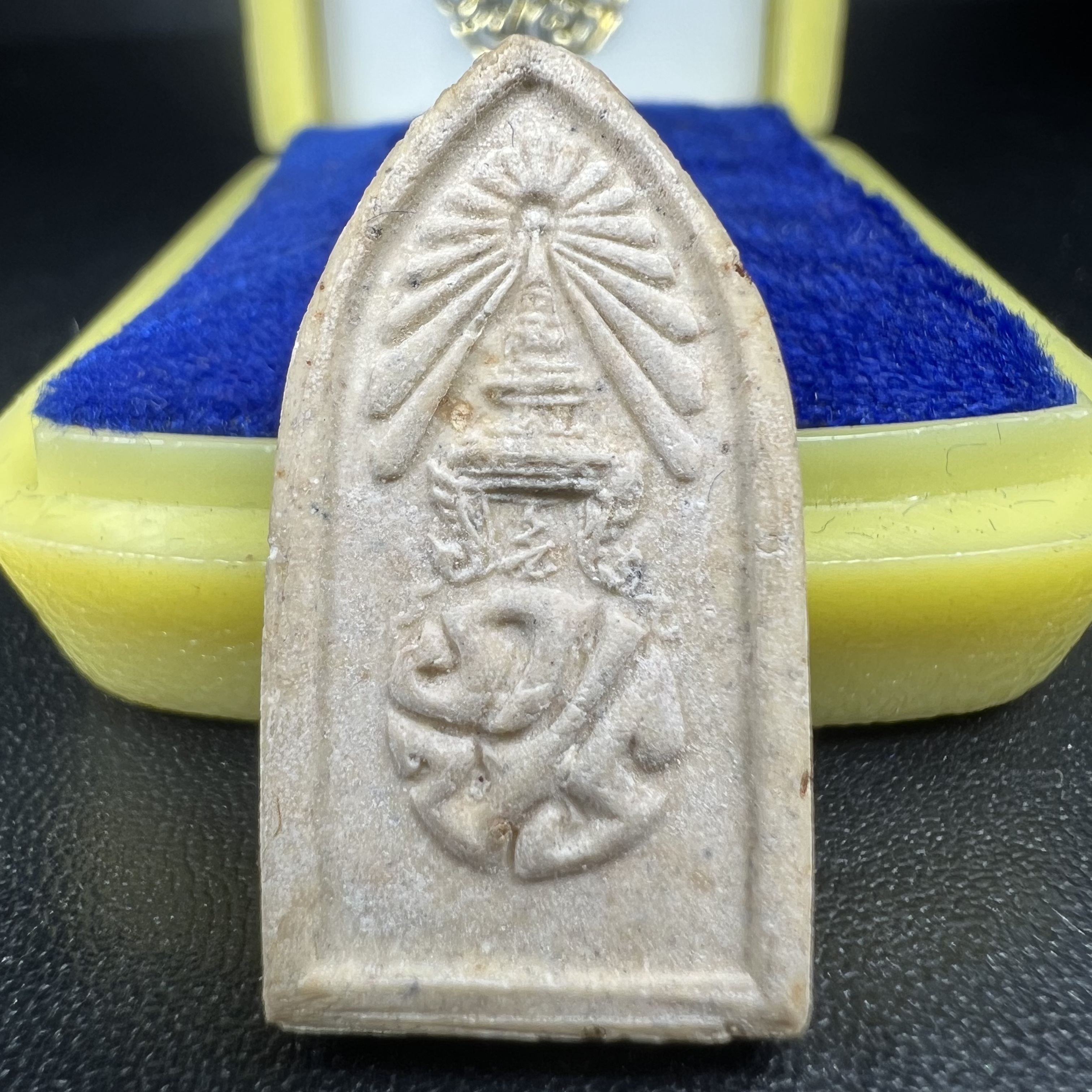 สมเด็จศิริราชร้อยปี หลัง ภปร. ปี 2531 ที่ระลึกครบ 100ปี โรงพยาบาลศิริราช ในหลวงรัชกาลที่9พระราชทานผงจิตรลดา(พระดี พิธีใหญ่ ปีลึก เจตนาบริสุทธิ์ สุดยอดมวลสาร)พร้อมกล่องพิเศษกรรมการ