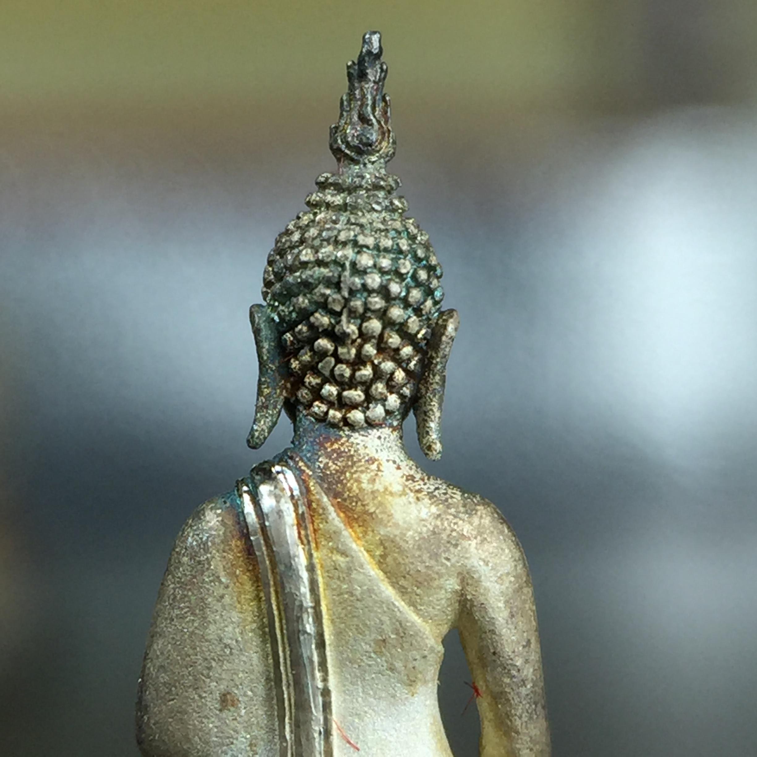 พระกริ่ง+พระชัยวัฒน์พระพุทธนวราชบพิตร ครองสิริราชสมบัติครบ 50 ปี พ.ศ.2540 เนื้อเงินผิวเดิมๆขึ้นสีรุ้งธรรมชาติแบบนิยม(หายาก)(สีสันที่ธรรมชาติสรรค์สร้าง)พร้อมกล่องบรรจุเดิมครบ(1ชุด 2 องค์)1 ใน 9500 ชุด