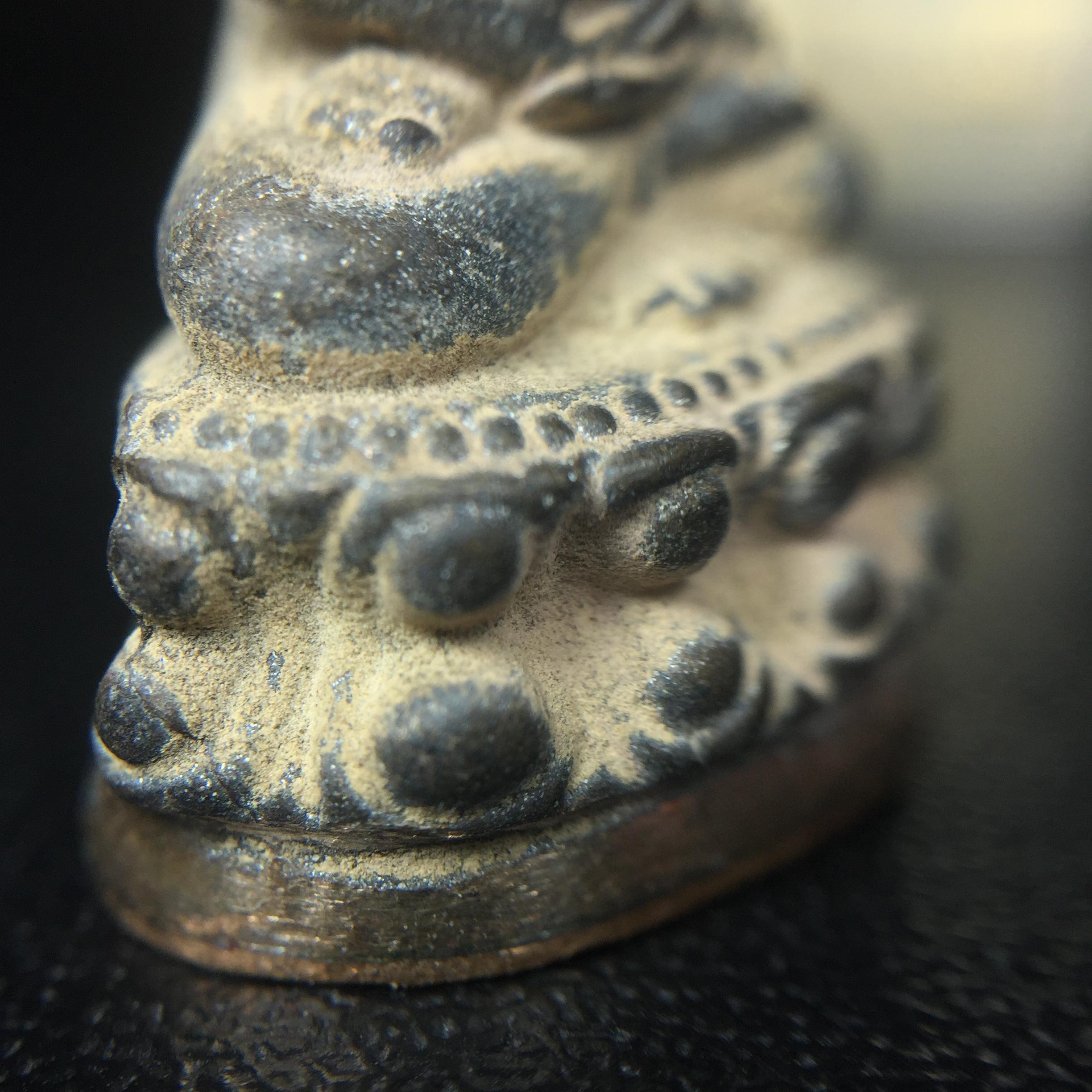 พระกริ่งชินบัญชรฉลองพระชันษา 100 ปี สมเด็จพระญาณสังวร วัดบวรนิเวศวิหาร ปี 2556 เนื้อนวโลหะผสมทองคำก้นทองแดง พิธีใหญ่ มวลสารเด่น นิยม(1 ใน 2556 องค์)