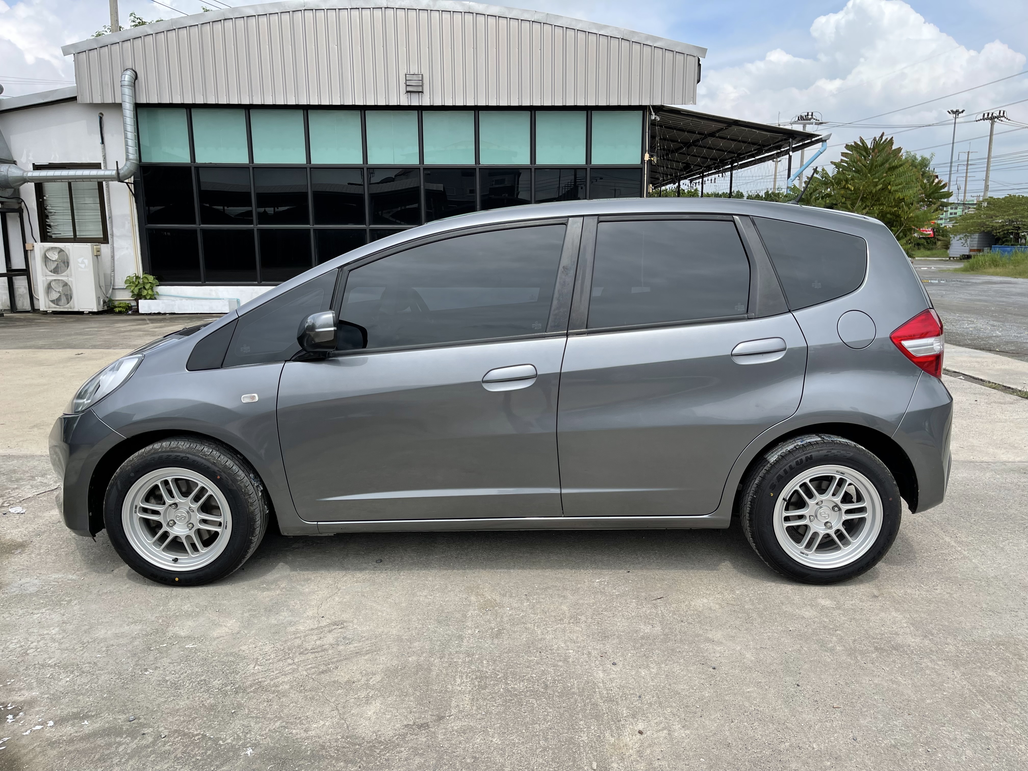 Honda Jazz 1.5 V At 2014 เทา