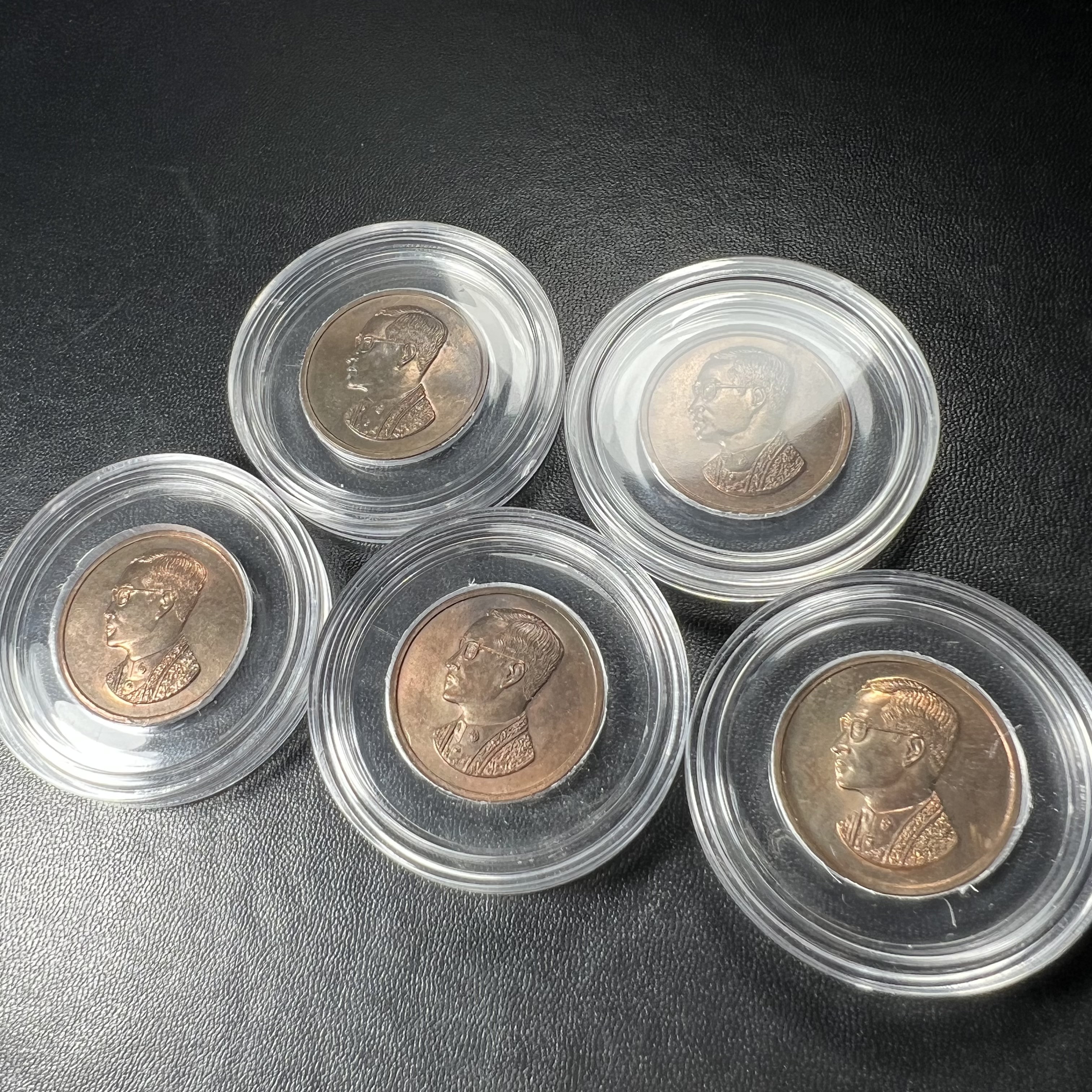 เหรียญพระบรมรูปคุ้มเกล้า รพ.ภูมิพล ปี2522 เนื้อนวโลหะ คัดสภาพสวย(ในหลวงรัชกาลที่9 ทรงจุดไฟพระฤกษ์และเททอง พิธีใหญ่)ยอดนิยม