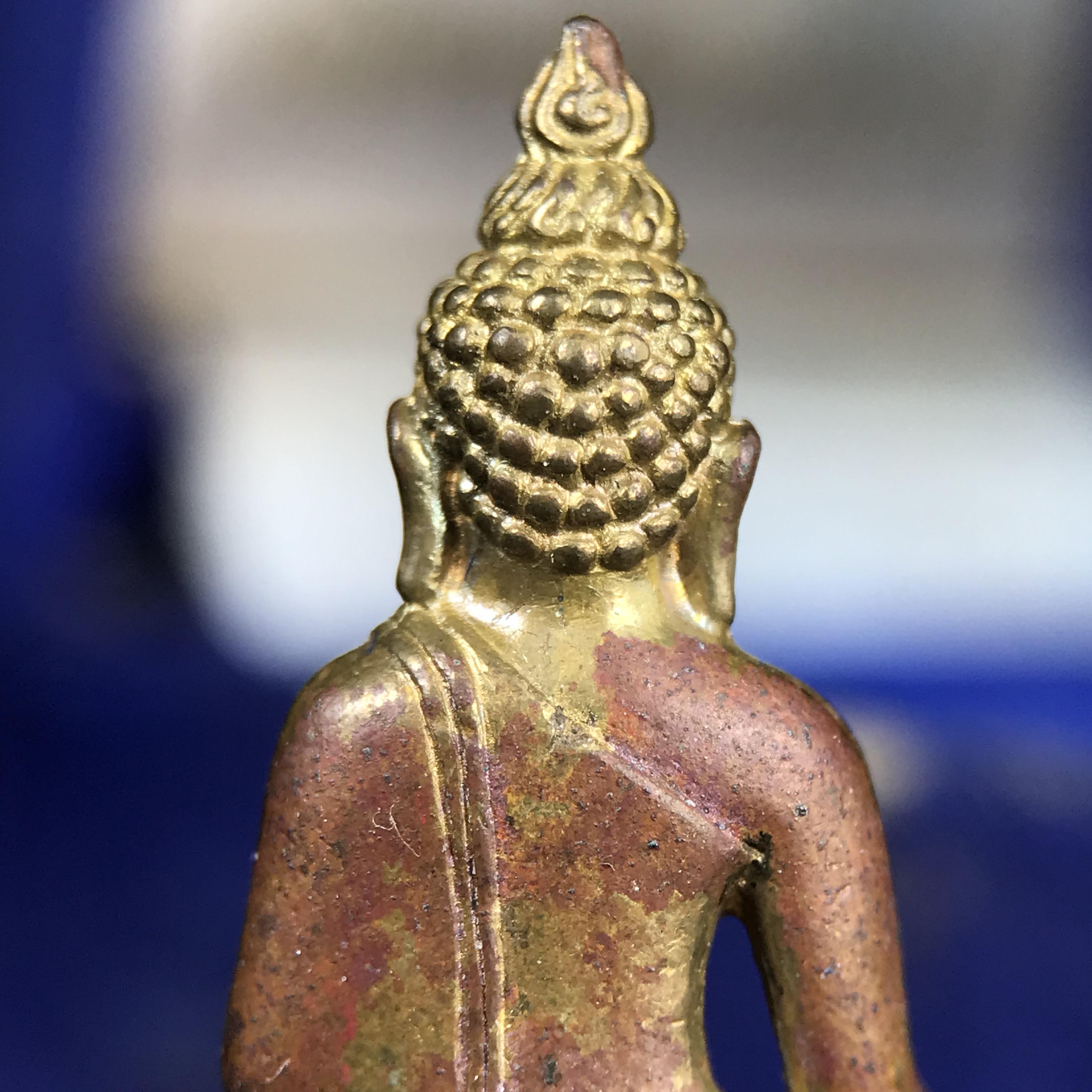 พระกริ่งไพรีพินาศ บรรจุเหล็กไหล ครั้งแรกและครั้งเดียวในประวัติศาสตร์ เฉลิมพระเกียรติ พระบาทสมเด็จพระเจ้าอยู่หัวรัชกาลที่9 พระชนมพรรษา 6 รอบ ปี2542 เนื้อสัมฤทธิ์(บรรจุเหล็กไหล)ดีนอก-ดีใน พิธีใหญ่ มวลสารเด่น (หายาก)