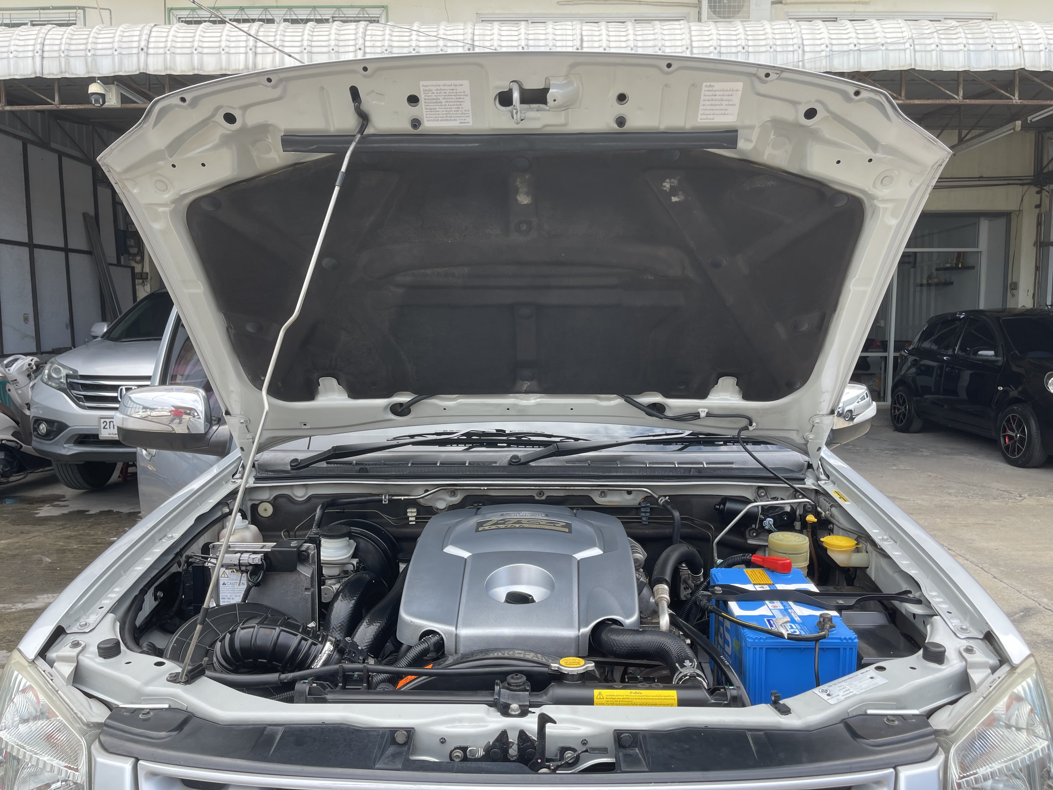 Isuzu Dmax 4ประตู SX 2.5 2012 เงิน