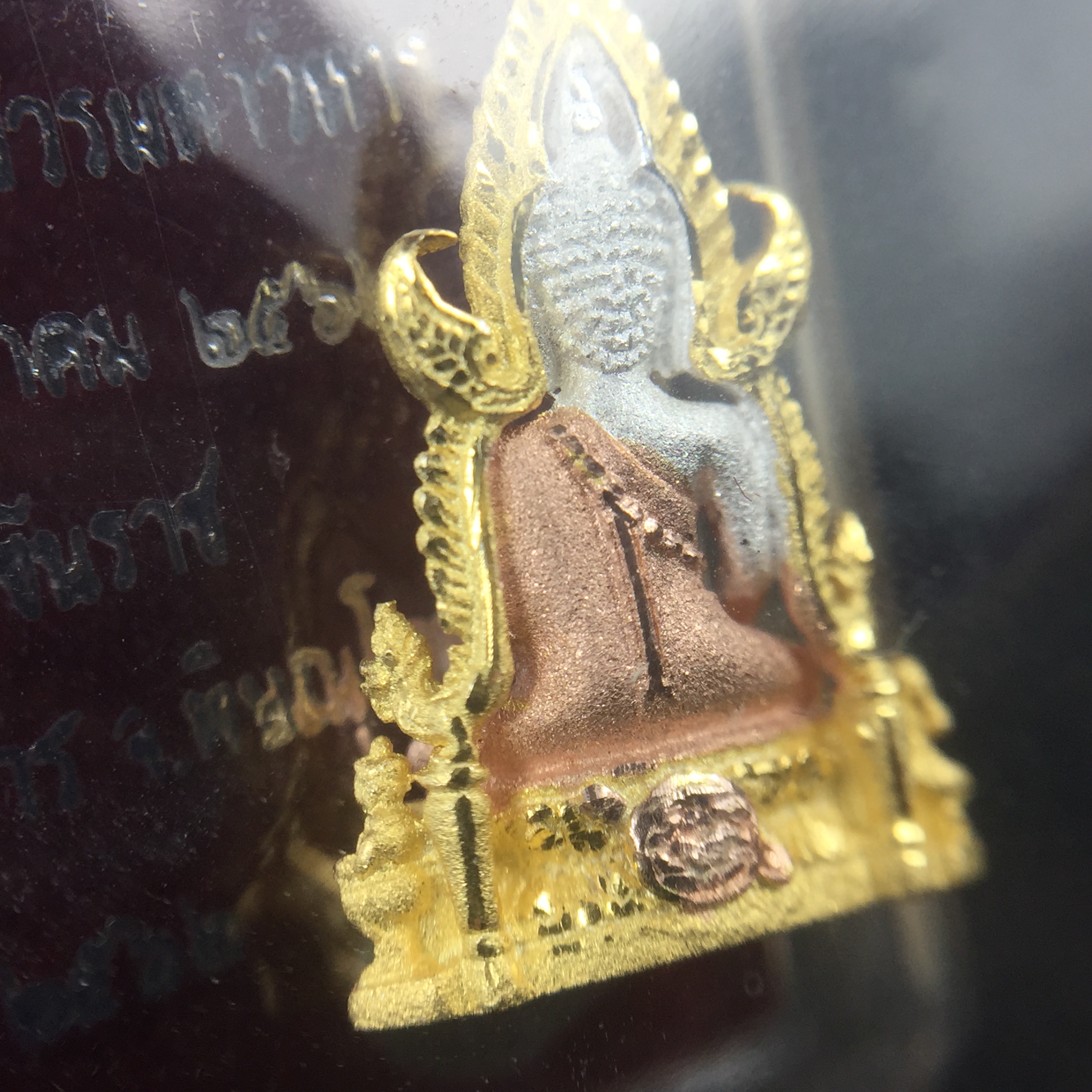 พระพุทธชินราช รุ่น ประวัติศาสตร์ มูลนิธิเพื่อตำรวจไทยจัดสร้าง ปี 2562 เนื้อเงินชุบสามกษัตริย์ขัดเงา พิมพ์ลอยองค์จิ๋ว