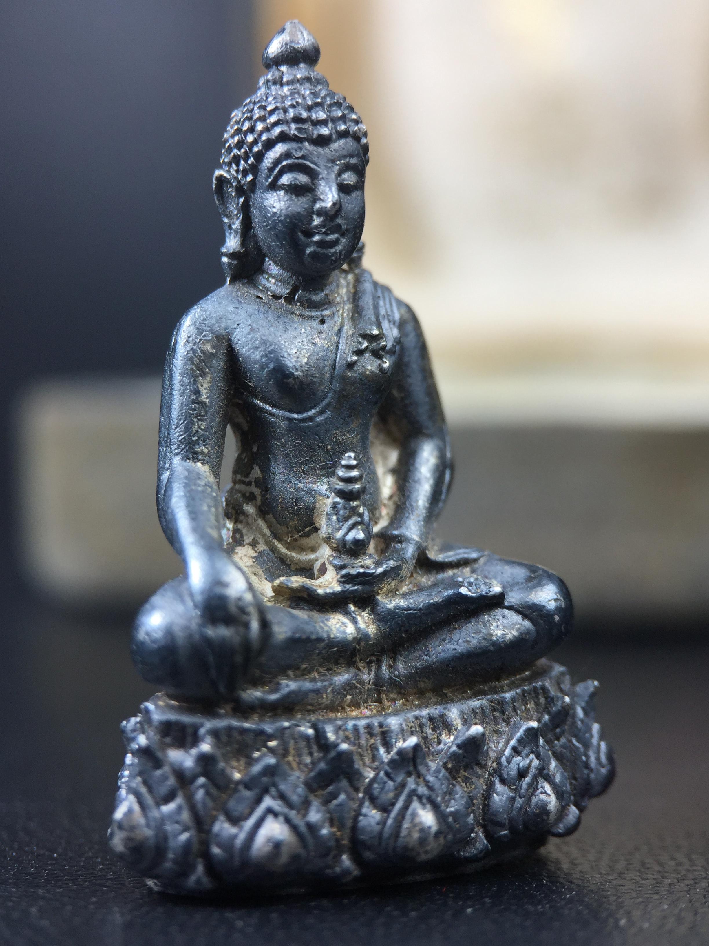 พระกริ่งวาสนา 80 พรรษา สมเด็จพระสังฆราช (วาสน์) วัดราชบพิธฯ ปี2521 เนื้อเงิน(ตอกหมายเลข)(ตอกโค๊ตพระปิดตา) โดยมีหลวงปู่โต๊ะ วัดประดู่ฉิมพลีร่วมปลุกเสก สภาพผิวเดิม สวยจัด แชมป์ๆพร้อมกล่องบรรจุเดิม(หายาก)