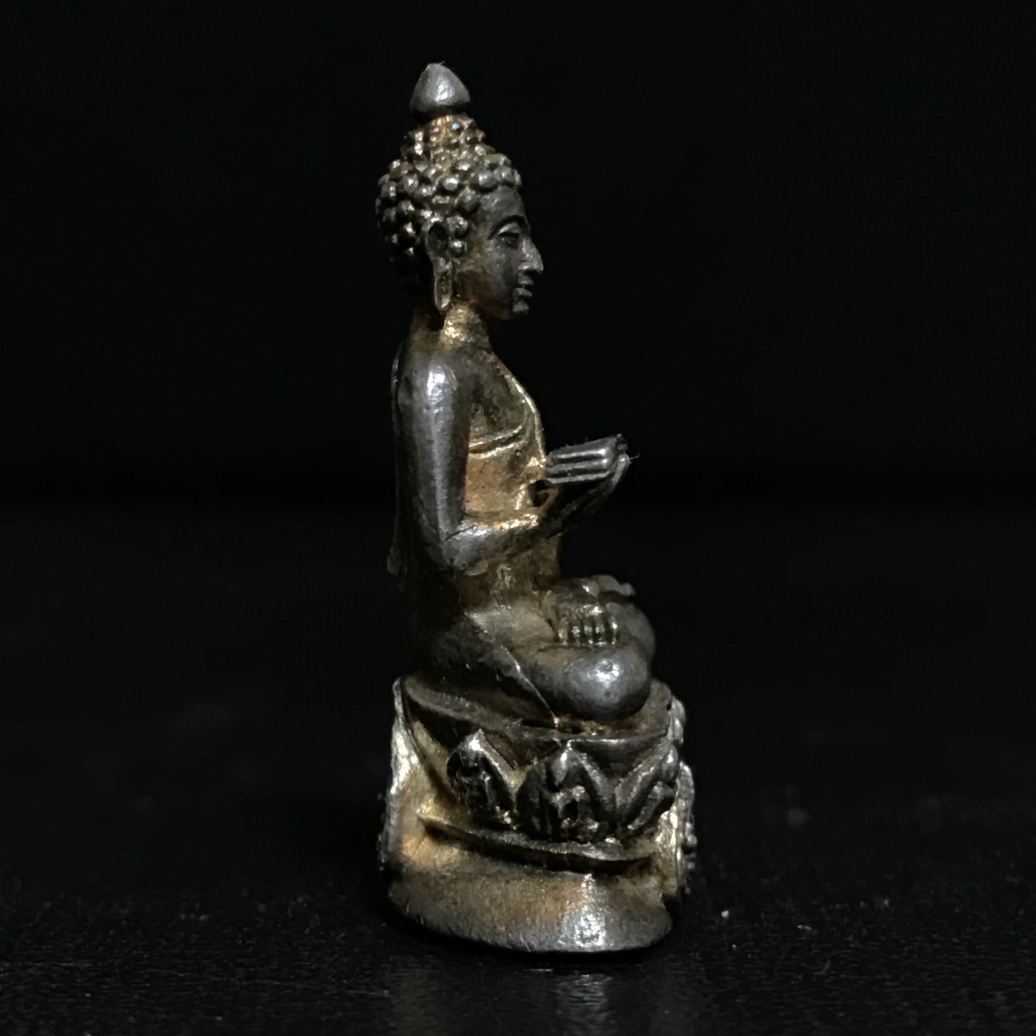 พระกริ่งปรมานุชิตชิโนรส วัดพระเชตุพนวิมลมังคลาราม(วัดโพธิ์) ปี2533 เนื้อเงิน ( ในหลวงรัชกาลที่9เสด็จเททอง)