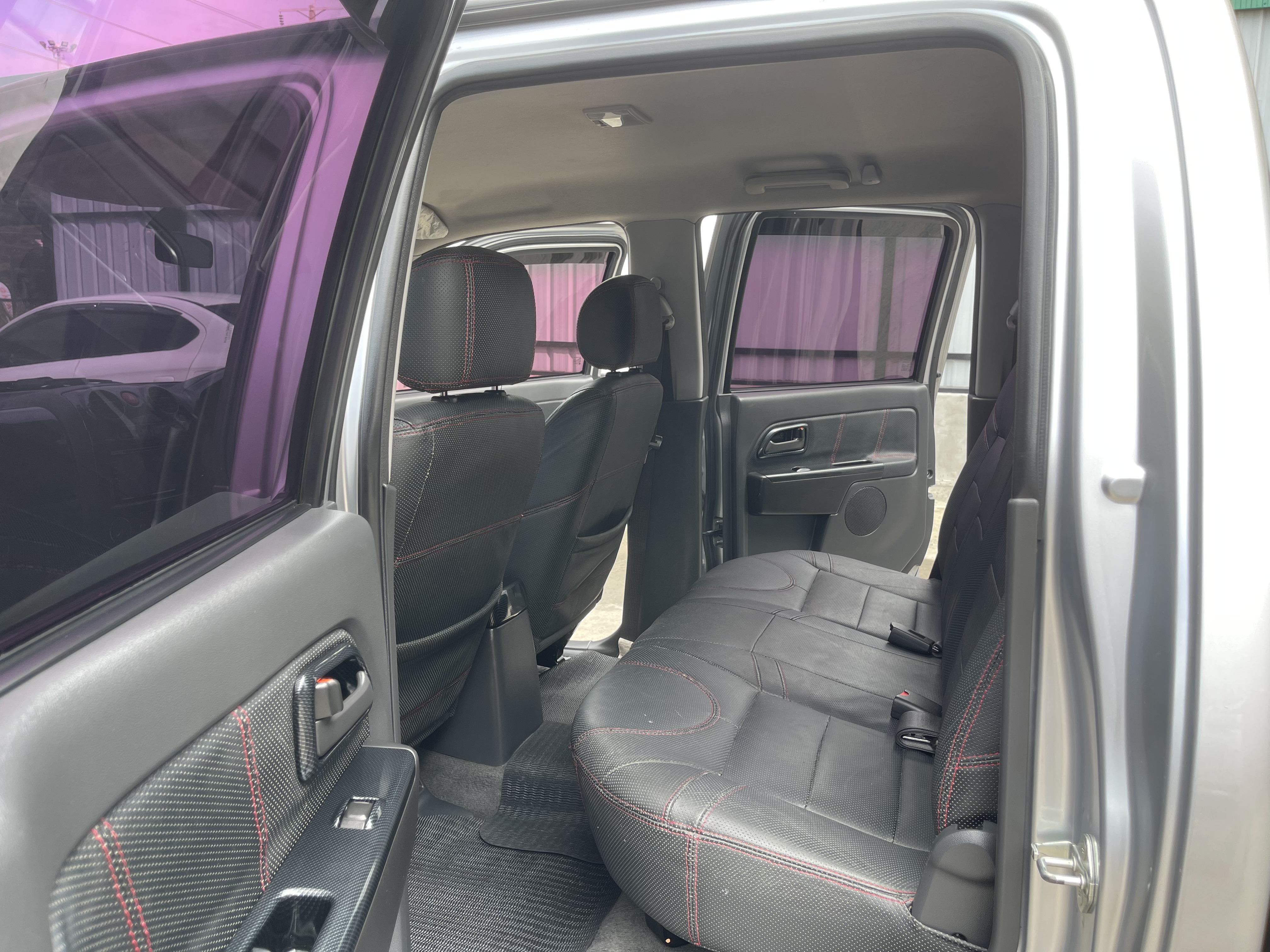 Isuzu Dmax 4ประตู SX 2.5 2012 เงิน