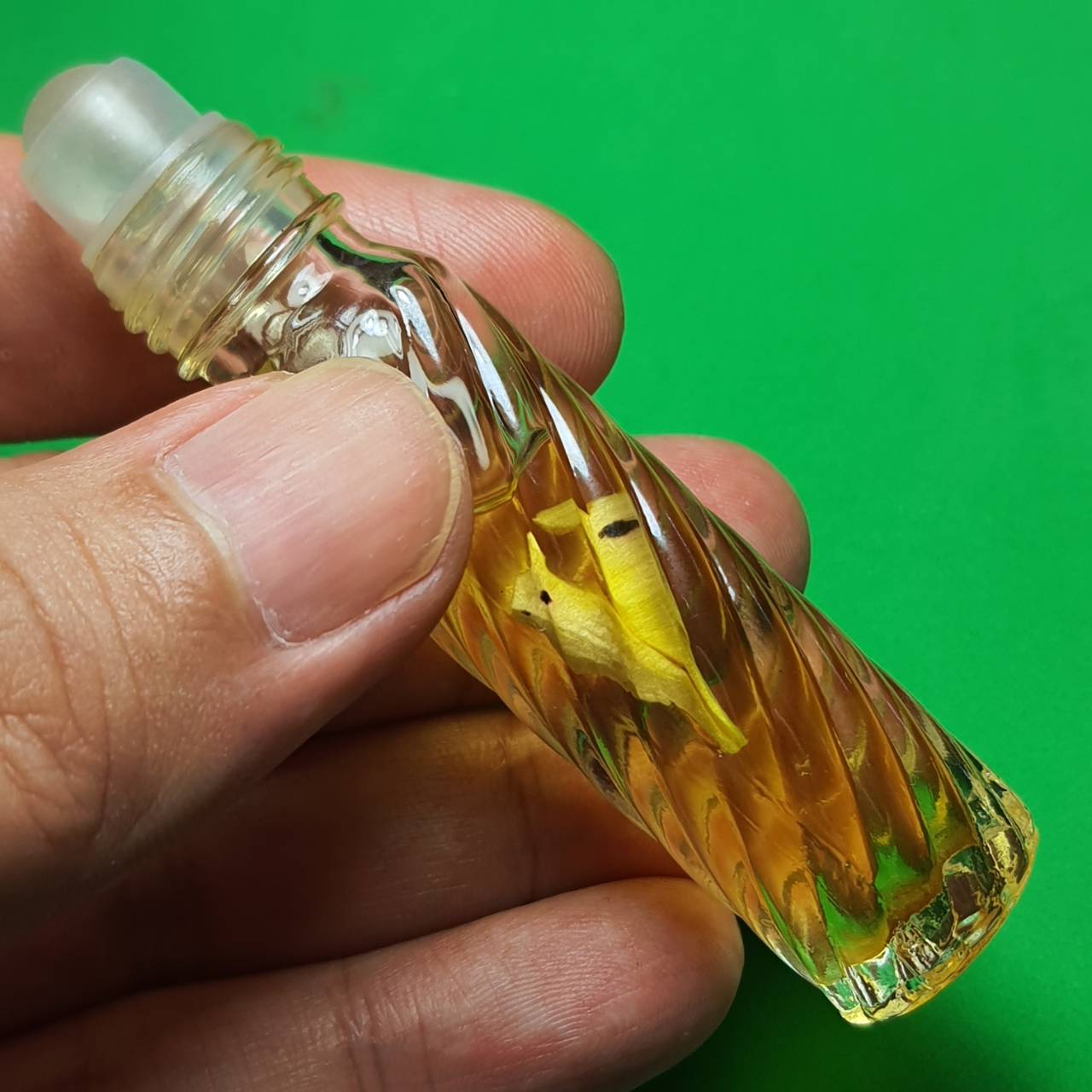 ของเสน่ห์ น้ำมันเสน่ห์ สาริกาไม้รัก สาริกาไม้ สาริกาแท้ สาริกาค้าขาย น้ำมันสาริกา สาริกามหาลาภ สาริกาให้โชค สาริกาค้าขาย สาริกาลิ้นทอง สาริกามหาเสน่ห์