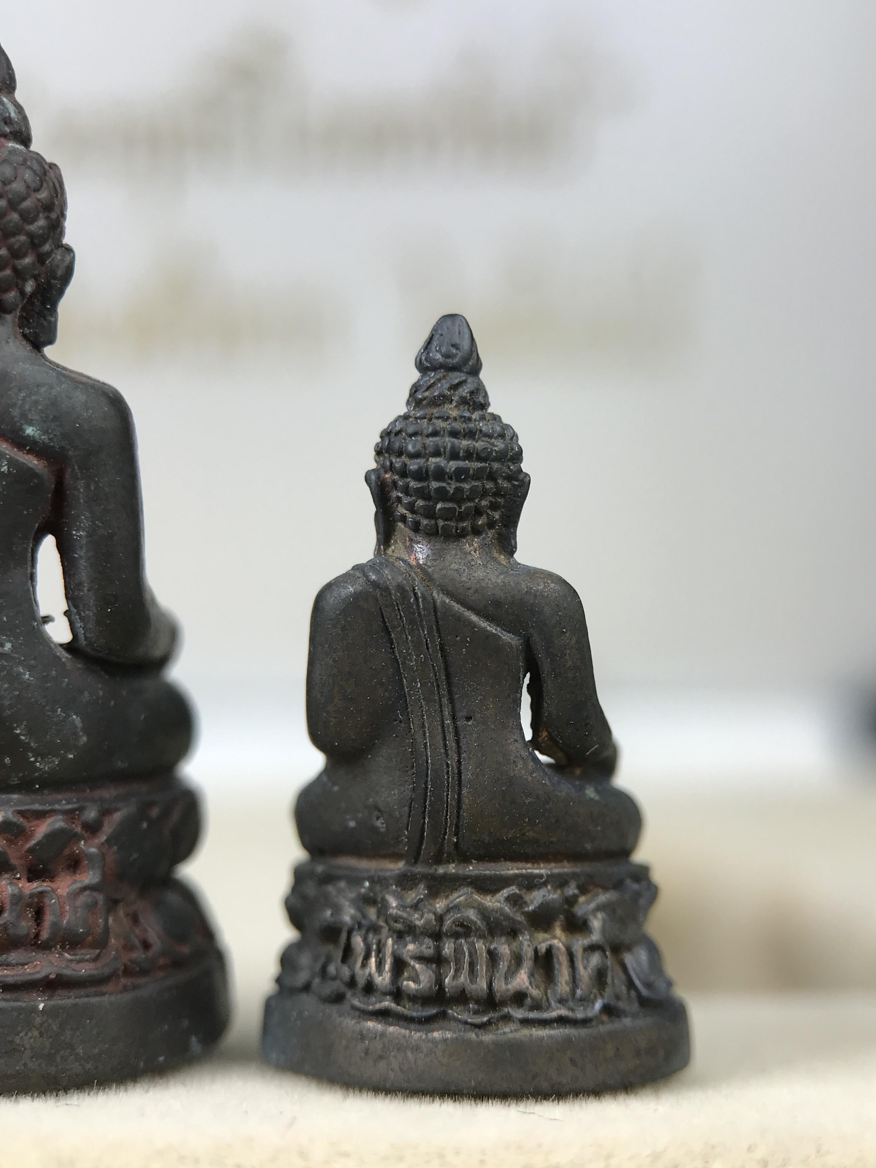 พระกริ่ง-พระชัยวัฒน์ ไพรีพินาศ ญสส.รุ่น นวฤทธิ์โภคทรัพย์ ปี 2544 อุดผงพุทธคุณ บรรจุมวลสารจิตรลดา และเส้นพระเกศาของสมเด็จพระญาณสังวร พระสังฆราชฯ พร้อมกล่องบรรจุเดิม เนื้อนวโละผิวปัดแต่ง(นำฤกษ์) ชุดหมายเลข ๑๙(1ใน 999 ชุด) หายากพบเจอน้อยมาก