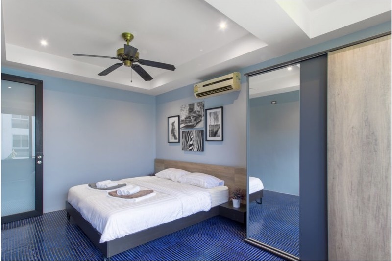 For Rent : Patong Seaview 1 bed room condominium 60 Sqm. Thai freehold.