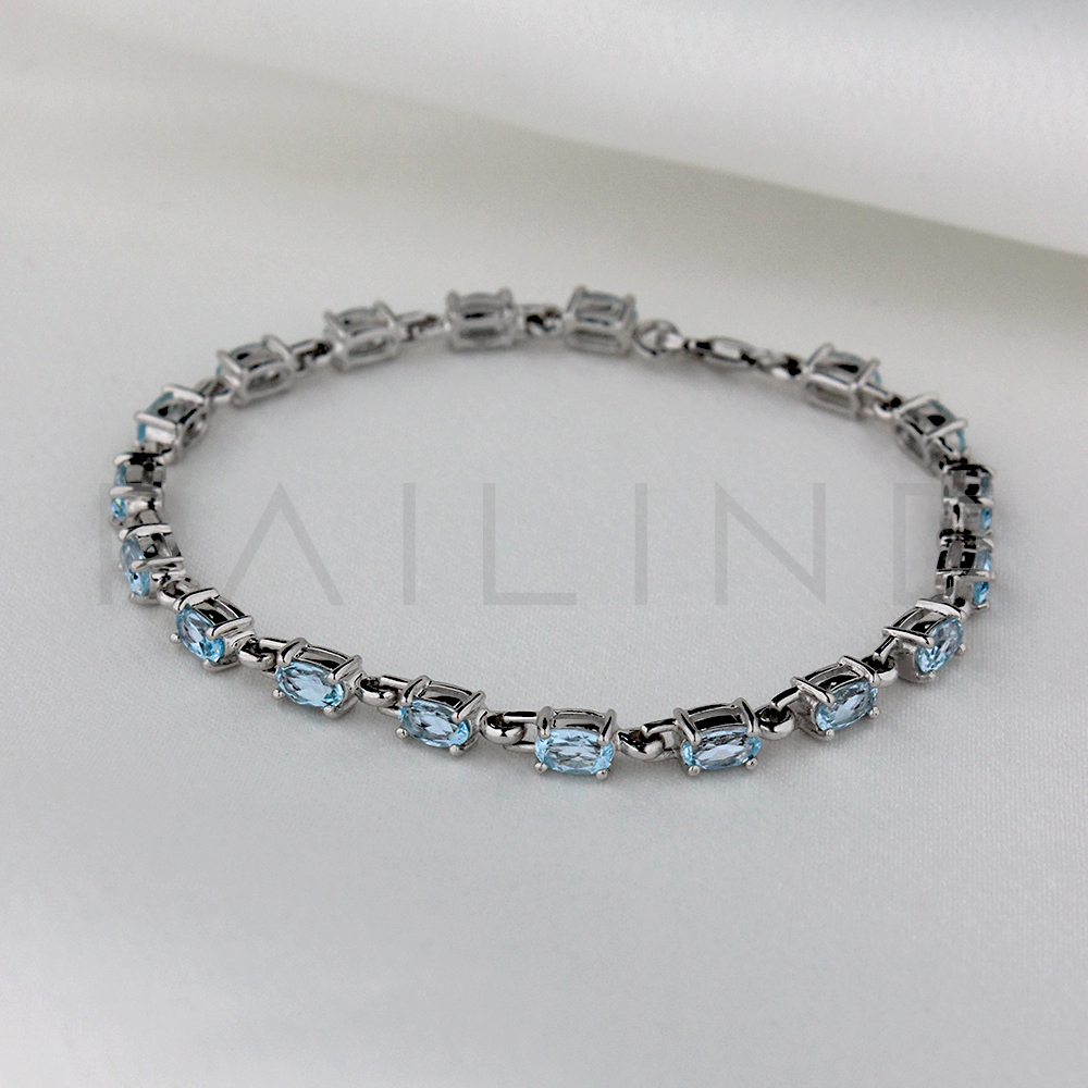 สร้อยข้อมือเงินประดับ Blue Topaz