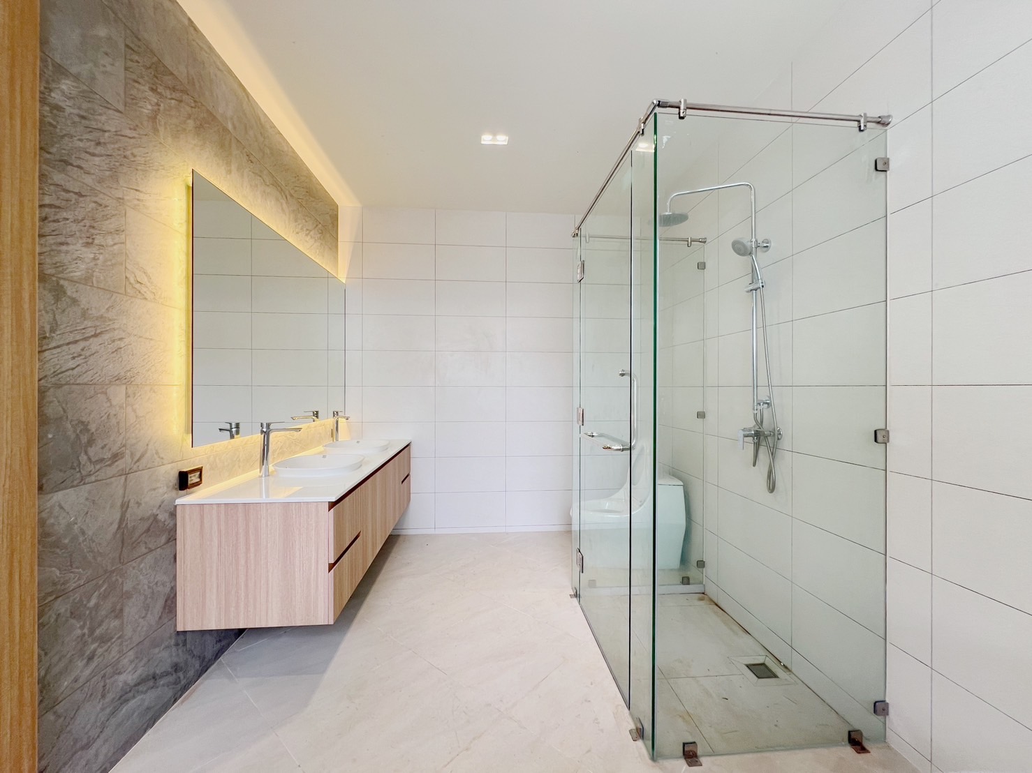 For Sales : Kathu, Loch Palm Villa, 4 Bedrooms 6 Bathrooms