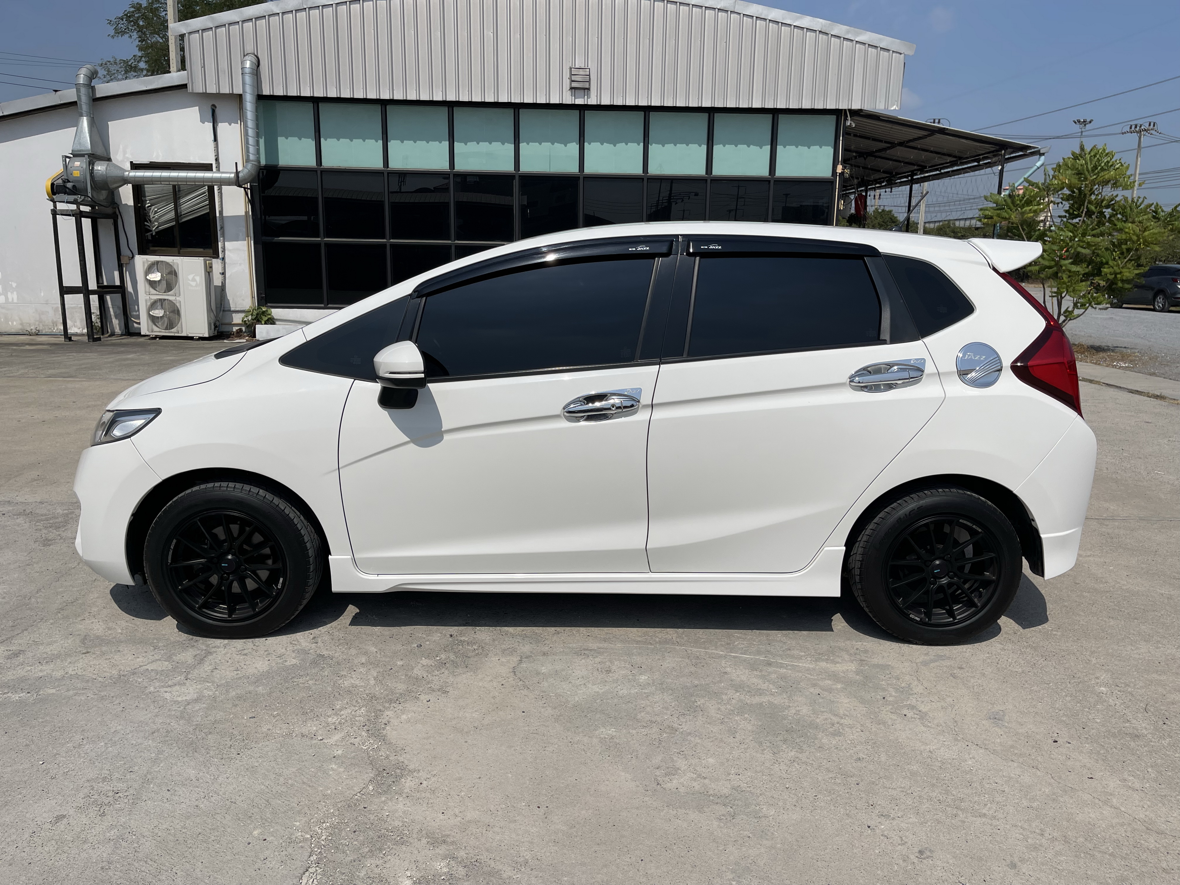 Honda Jazz 1.5 SV At 2016 ขาว