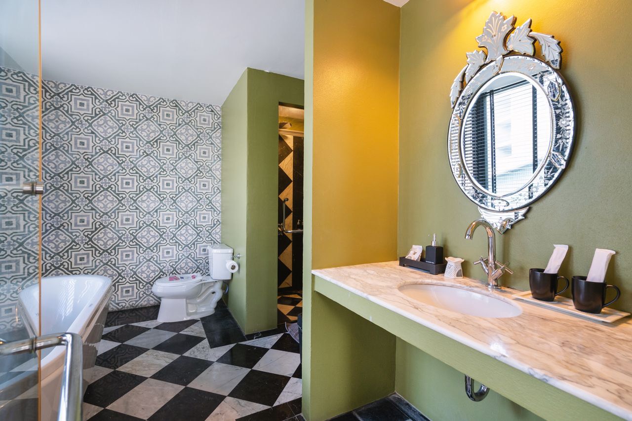 For Rent : Patong, Sea front Apartment, Studio unit. 1 Bedrooms