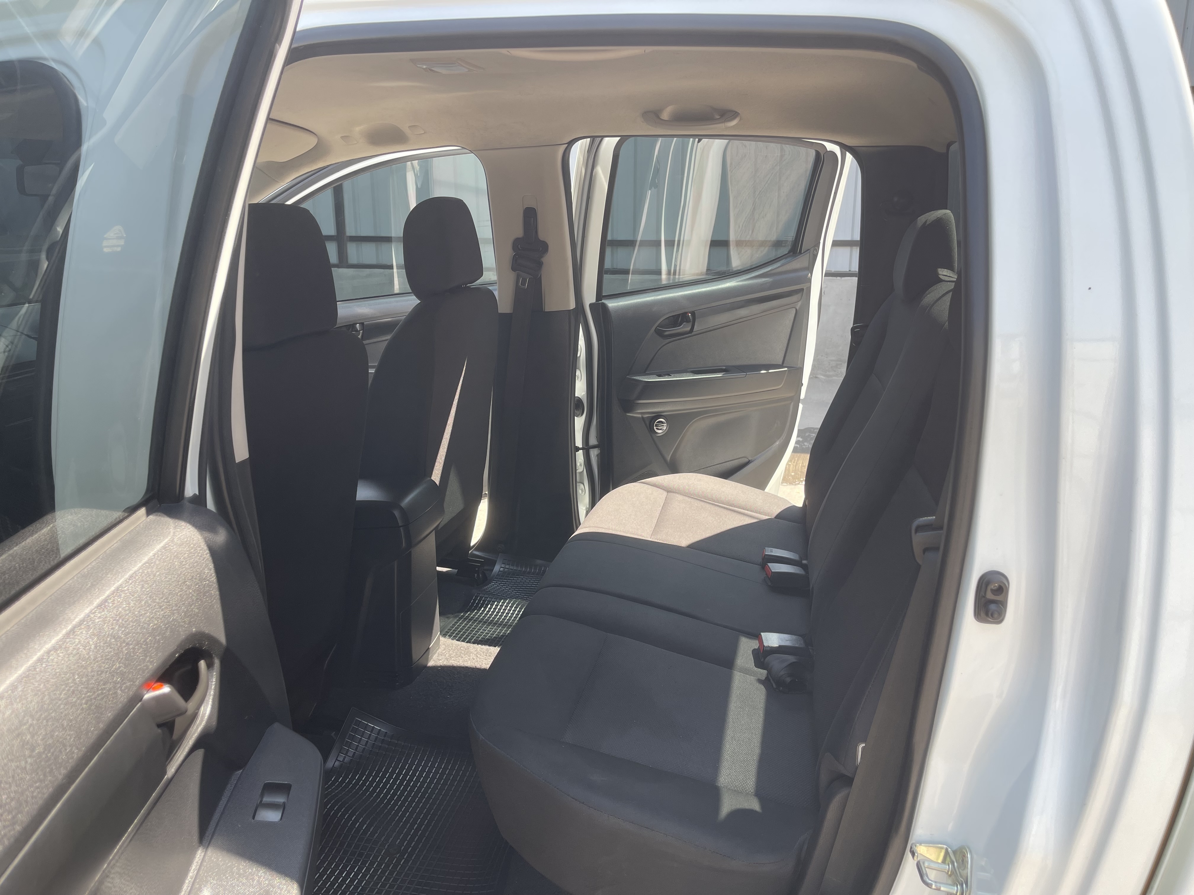 Isuzu Dmax All New 4ประตู 1.9 S 2018 ขาว