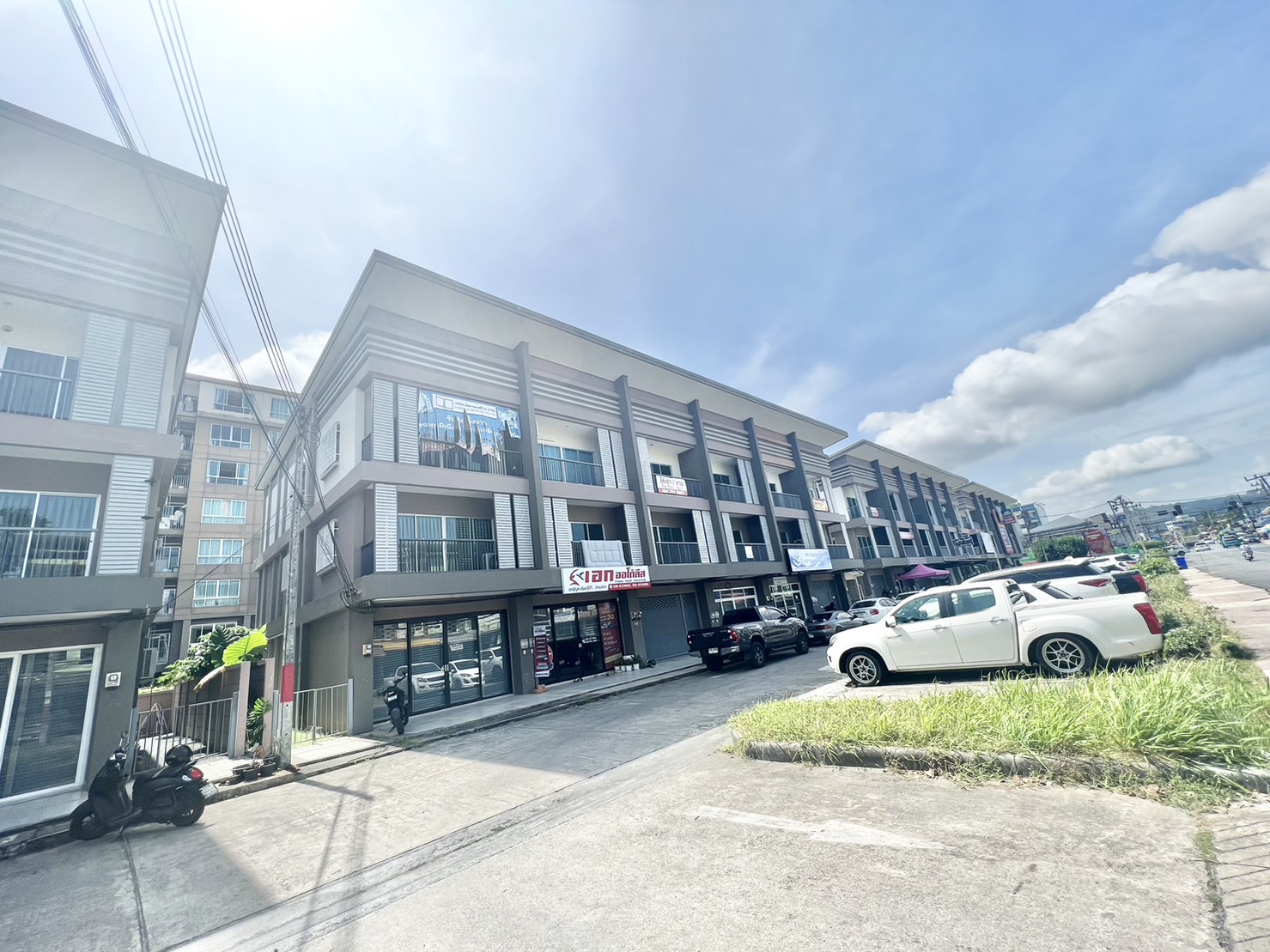 For Rent : Ratsada, B Avenue Kuku, 3 Bedrooms 3 Bathrooms