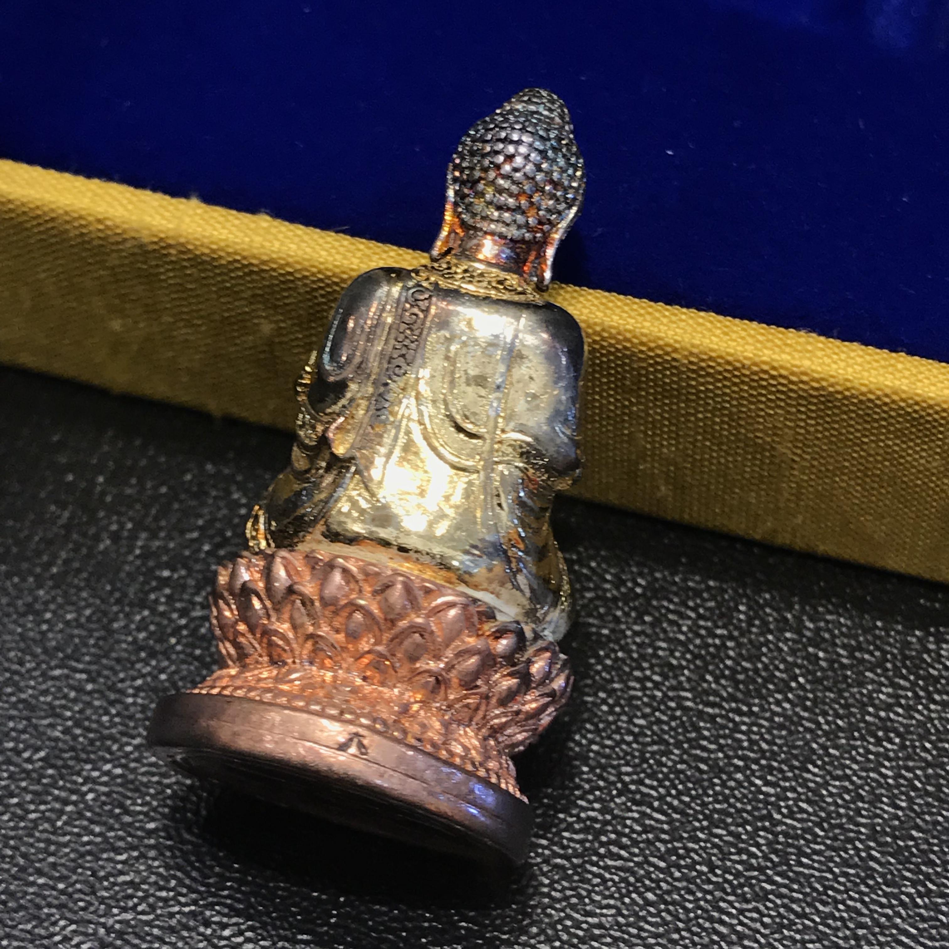 พระกริ่งจีน "ต้าเยิ่นถะ" (เนื้อเงินสามกษัตริย์) รุ่นฉลองกาญจนาภิเษกครองราชย์ 50 ปี วัดบวรนิเวศ ปี2538