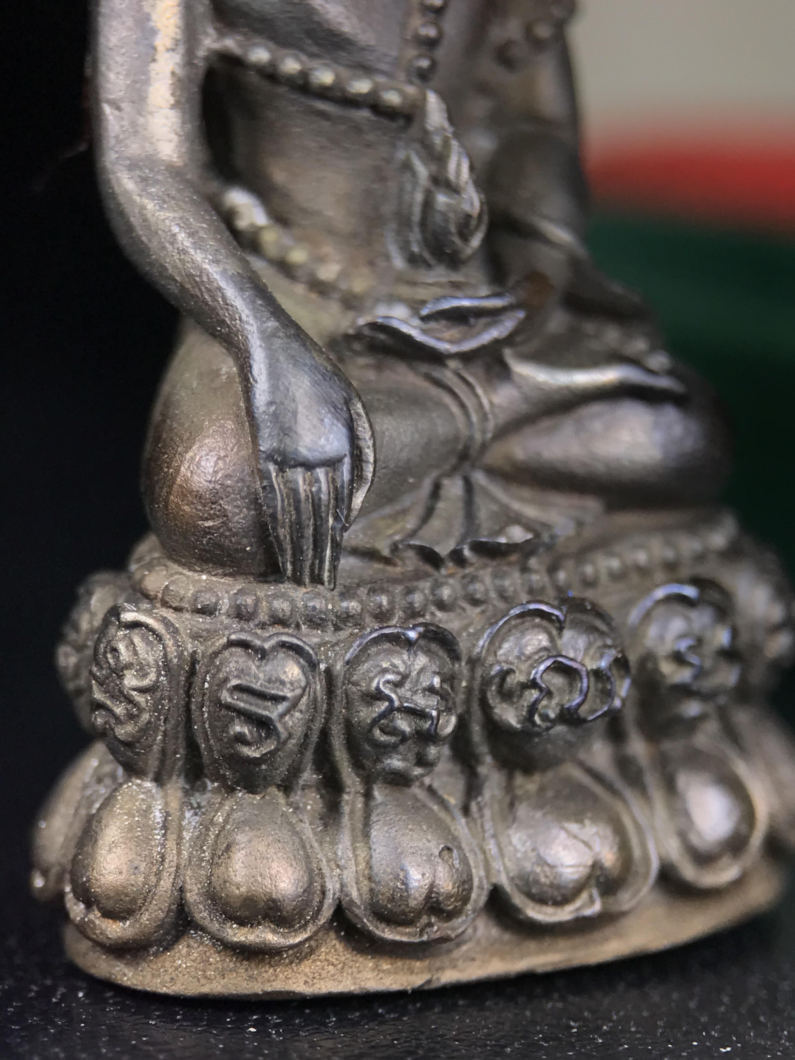 พระกริ่งวาสนา สมเด็จพระสังฆราช(วาสน์)วัดราชบพิธฯ ปี 2531 เนื้อนวโลหะ สร้างเป็นที่ระลึกในคราวที่สมเด็จพระอริยวงศาคตญาณ สมเด็จพระสังฆราช(วาสน์ วาสโน)มีพระชนมายุครบ90พรรษา(ในหลวง ร.9 เสด็จในพิธี)งานแกะแม่พิมพ์โดย นายช่างเกษม มงคลเจริญ)(1ใน1991องค์)