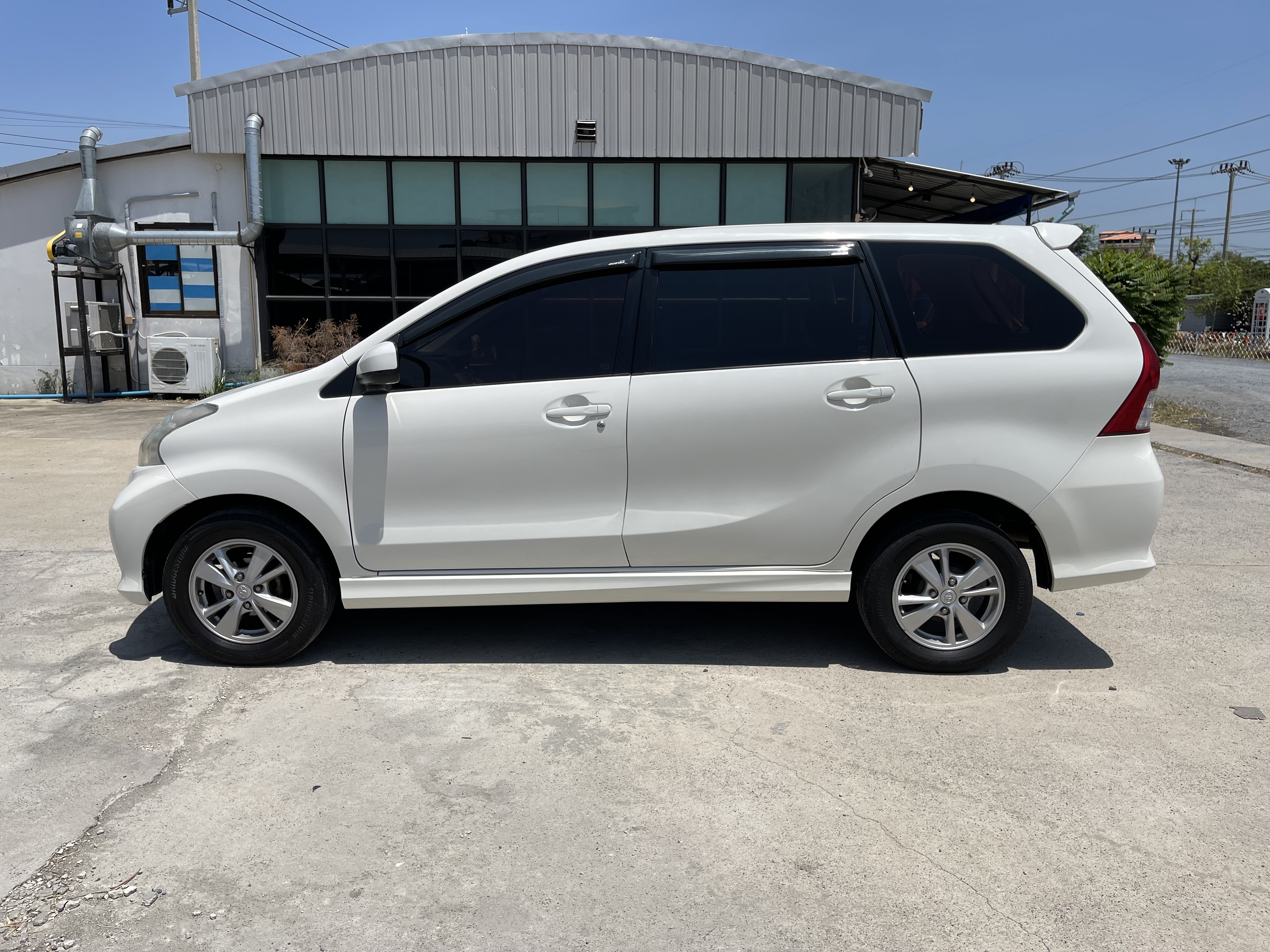 Toyota Avanza 1.5 S At 2013 ขาว