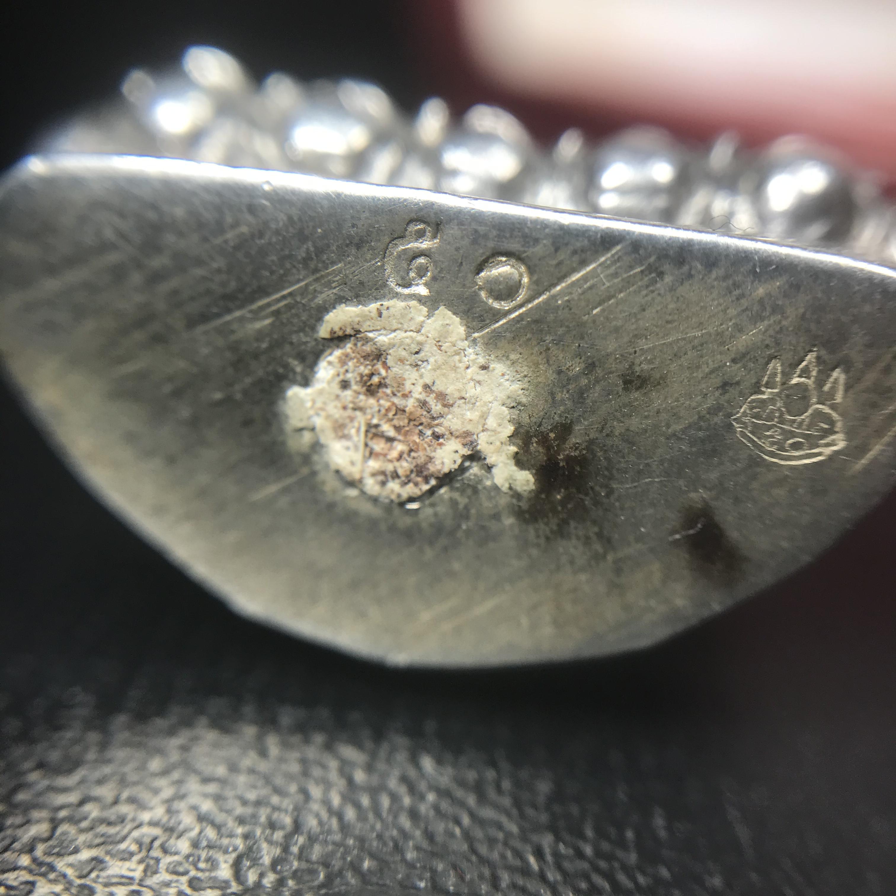 พระอวโลกิเตศวร (เจ้าแม่กวนอิม) วัดบวรนิเวศวิหาร ปี 2538 เนื้อเงินขัดเงา อุดผงจิตรลดา เกศาสมเด็จพระสังฆราช วัดบวรนิเวศวิหาร(พบเจอน้อยหายาก)