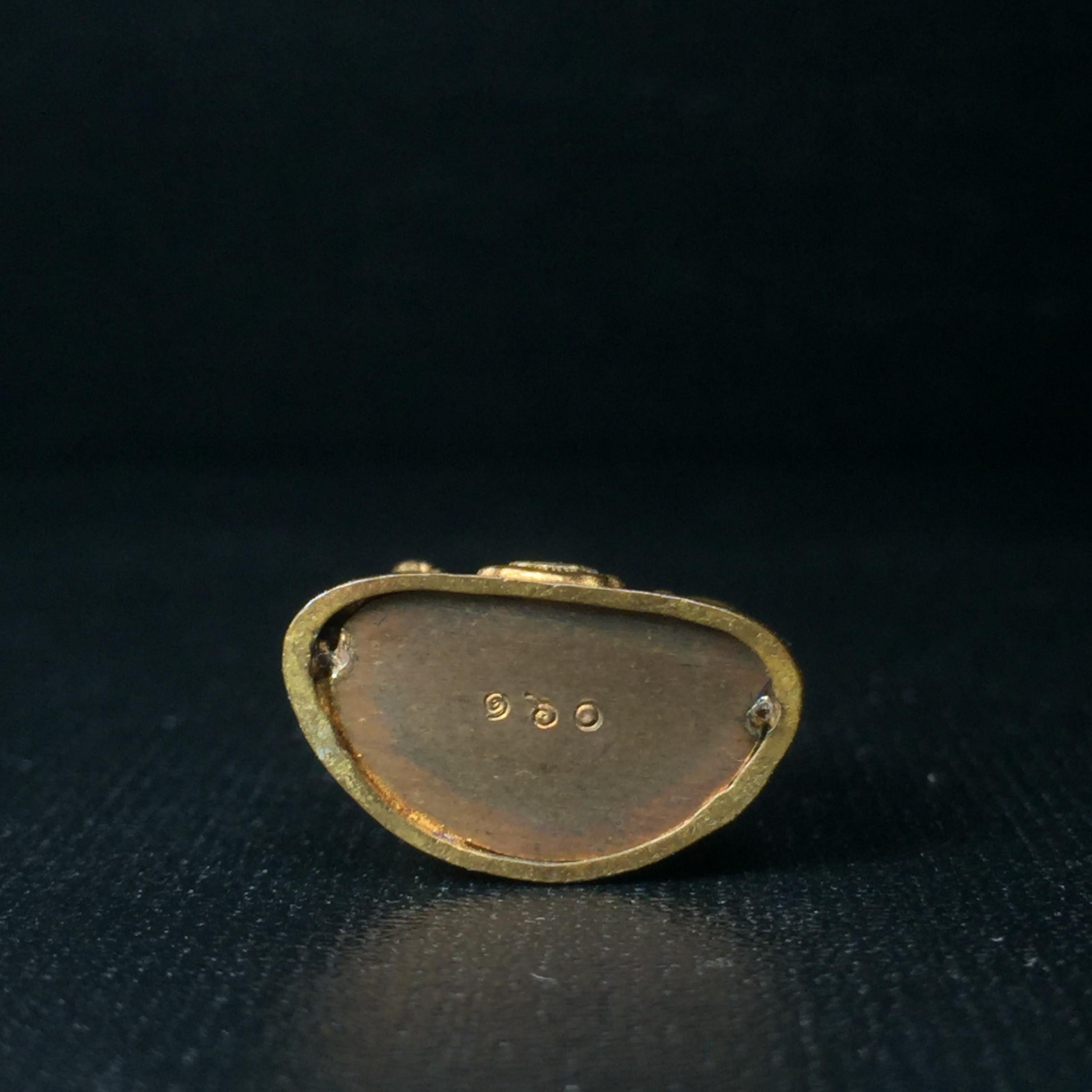 พระกริ่งไพรีพินาศ เฉลิมพระเกียรติ พระบาทสมเด็จพระเจ้าอยู่หัวรัชกาลที่9 พระชนมพรรษา 6 รอบ ปี2542เนื้อสัมฤทธิ์(บรรจุเหล็กไหล)ดีนอก-ดีใน