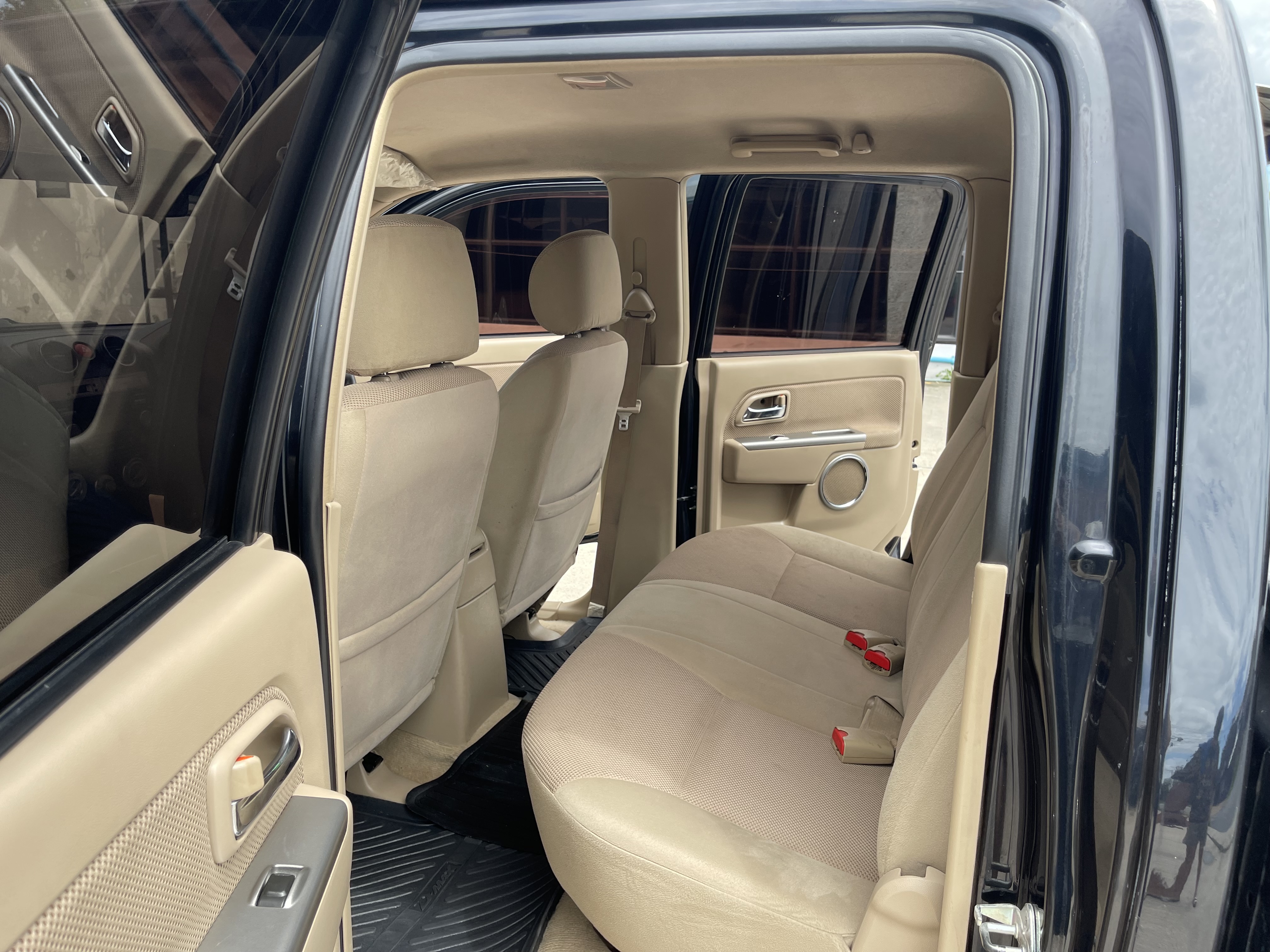 Isuzu Dmax 4ประตู Hilander 2.5 Abs 2011 ดำ