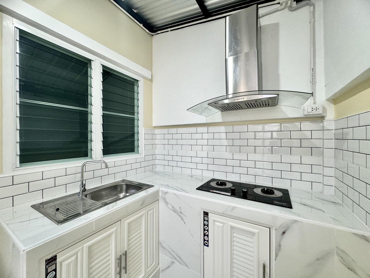 For Rent : Wichit, One-story semi-detached house, 3 bedrooms 2 bathrooms