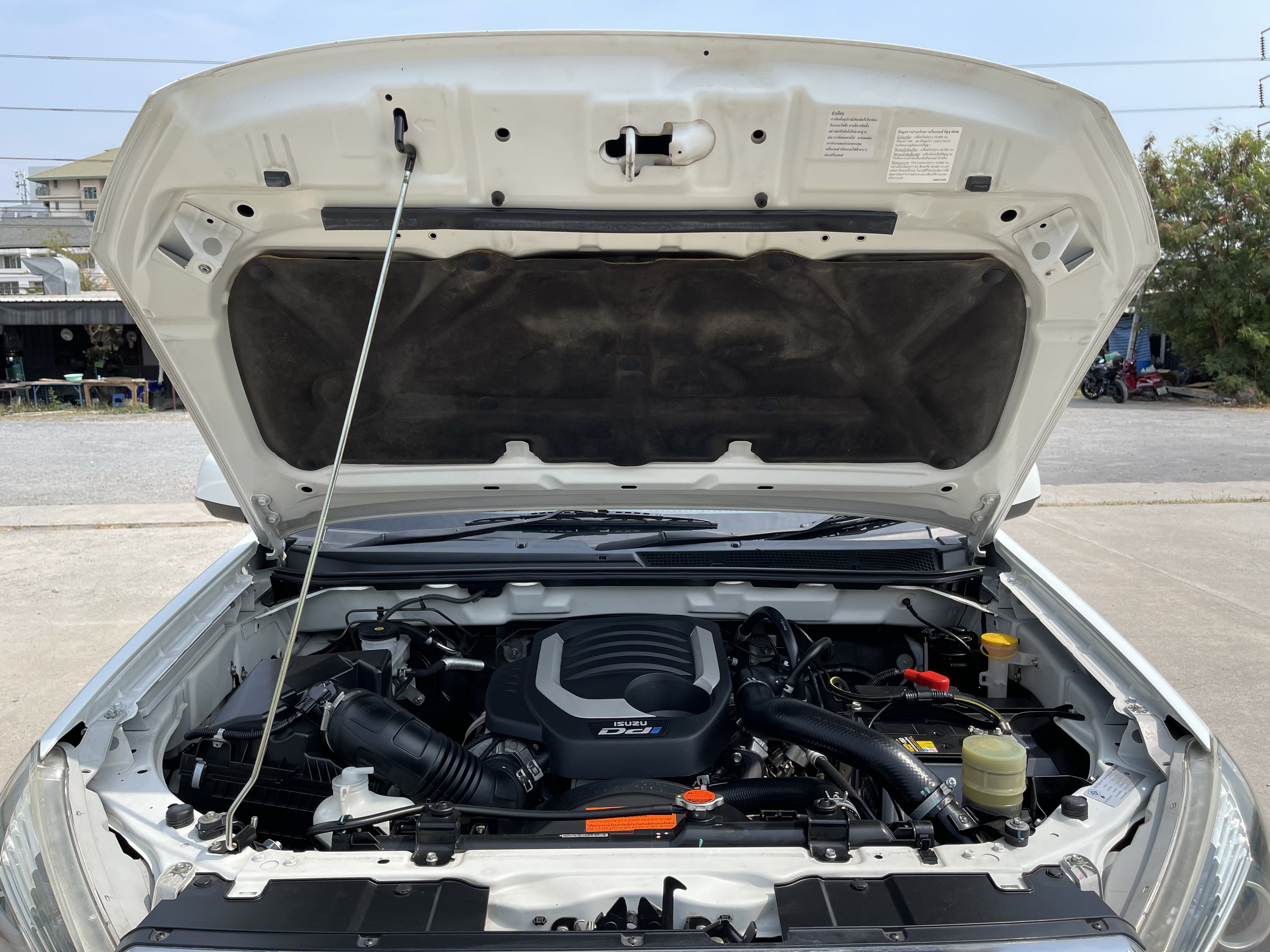 Isuzu Dmax All New Cab 1.9 L 2017 ขาว