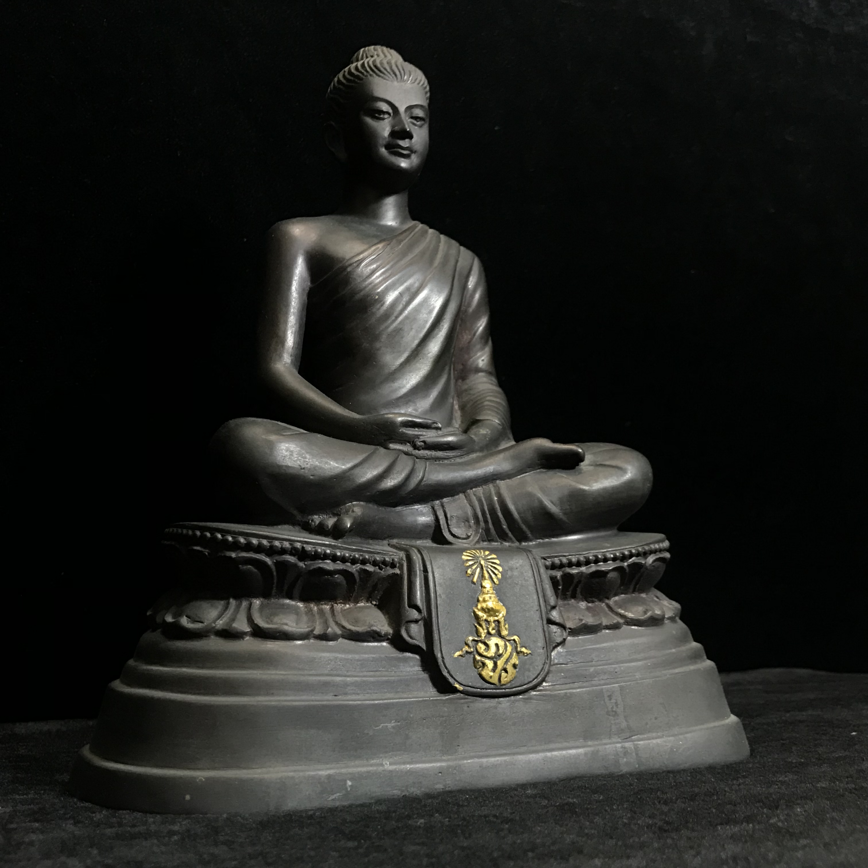 พระพุทธศรีประกายสิทธิ์ ภปร.วัดบวรนิเวศวิหาร ที่ระลึกสร้างโรงพยาบาลสมเด็จพระ ศรีนครินทร์ ปี 2525 หน้าตัก 5นิ้ว(พระราชทานเม็ดพระธาตุบรรจุใต้ฐาน)