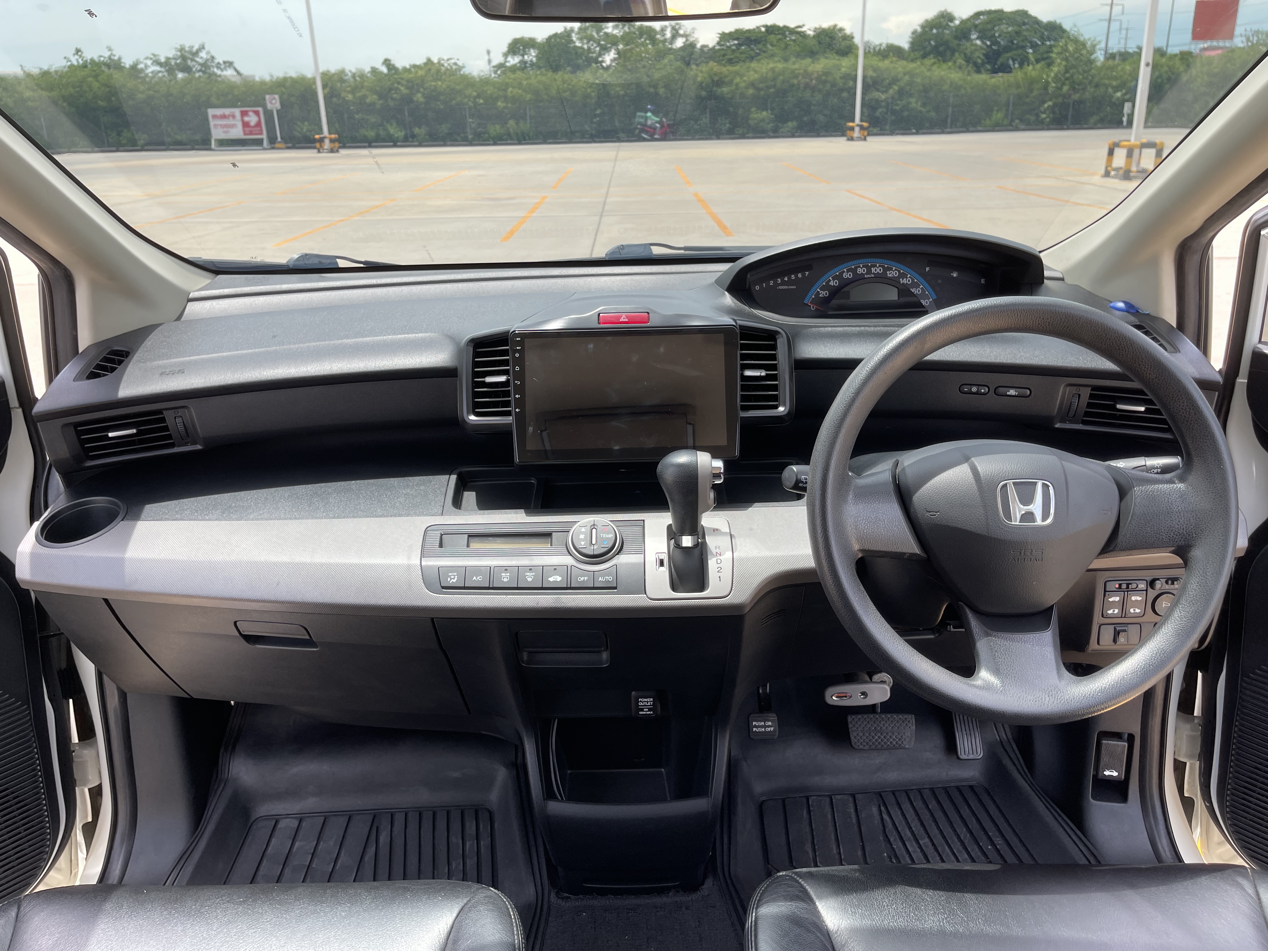 Honda Freed 1.5 E At 2012 ขาวมุก