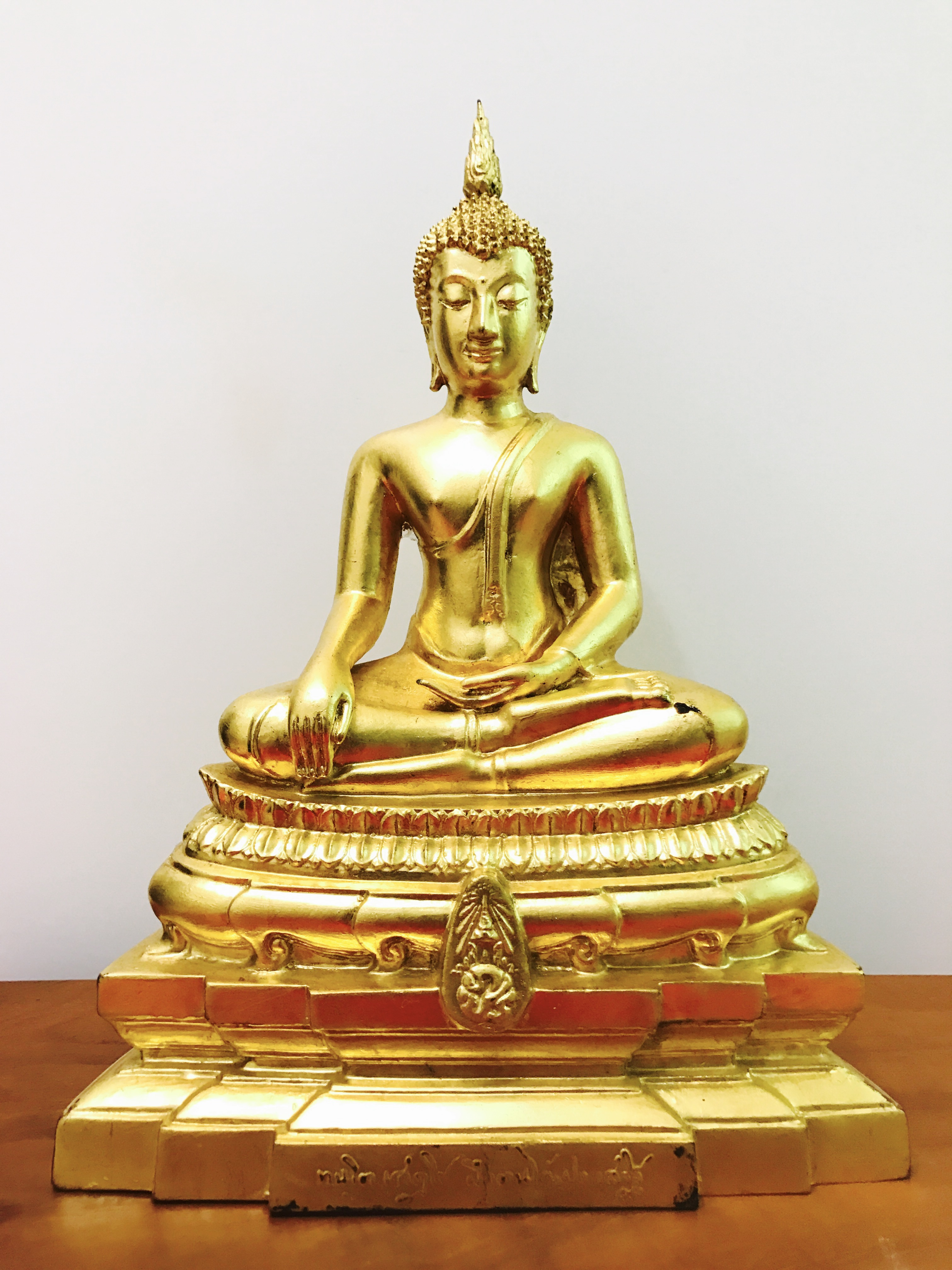 พระบูชาพระพุทธชินสีห์ ภปร ทันโตเสฏโฐ ปี 2533 หน้าตัก 5 นิ้ว (วัตถุมงคลหนึ่งเดียวที่มีผงฟันในหลวงรัชกาลที่9 พระราชทานให้จัดสร้าง) (1ใน999)