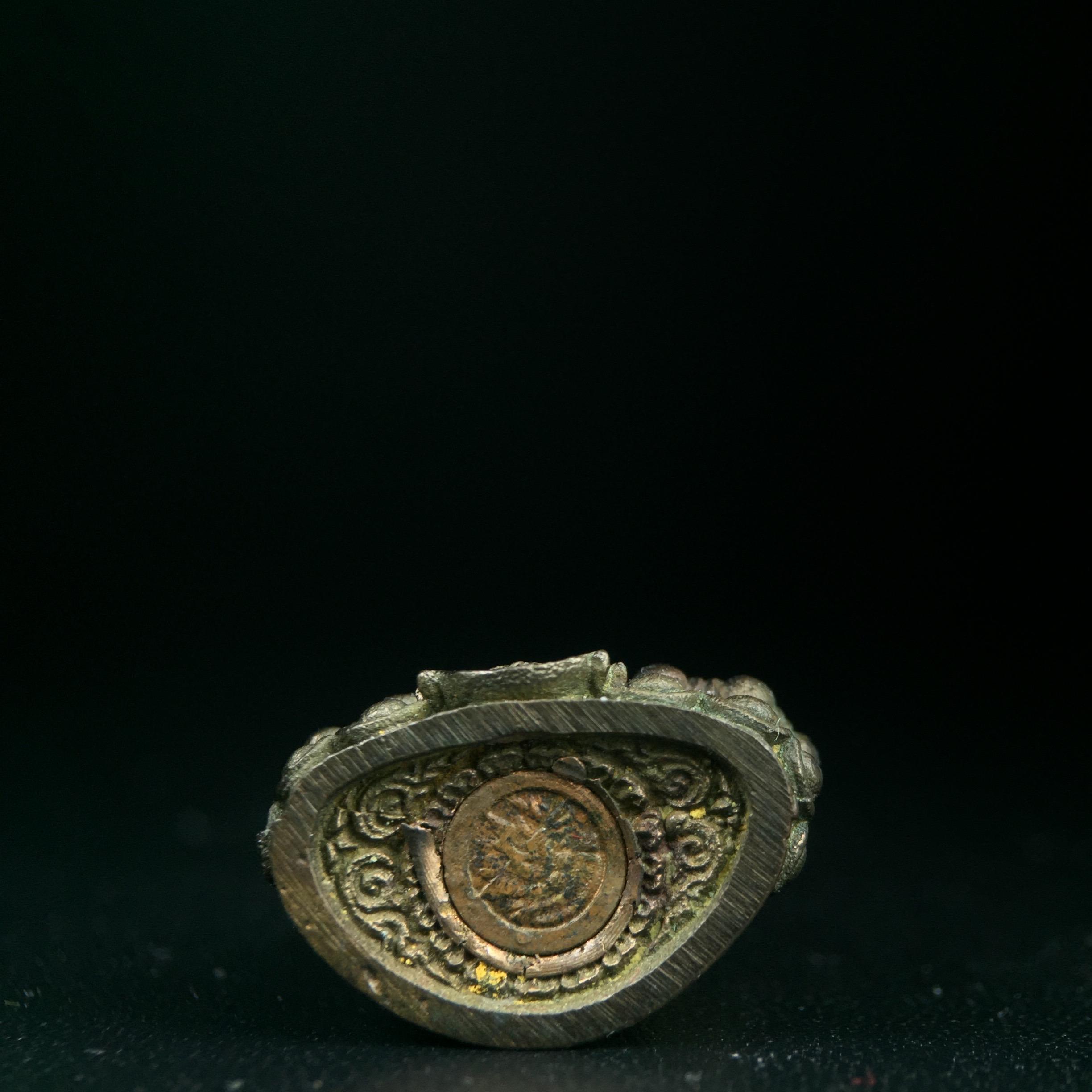 พระกริ่งศิรากาศ ภปร.(วัตถุมงคล"คุ้มเกล้าฯ") โรงพยาบาลภูมิพล เนื้อนวโลหะพิมพ์หน้าไทย (ในหลวงรัชกาลที่9เสด็จเททอง)(พิธีใหญ่)(นิยม)