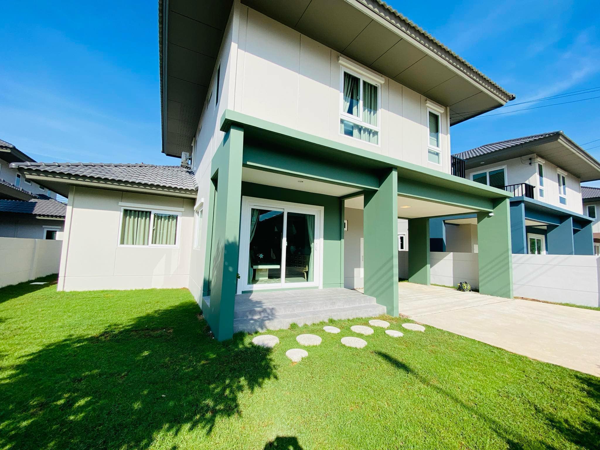 For Rent : Kohkaew, 2-Story detached house, 4 Bedrooms 3 Bathrooms