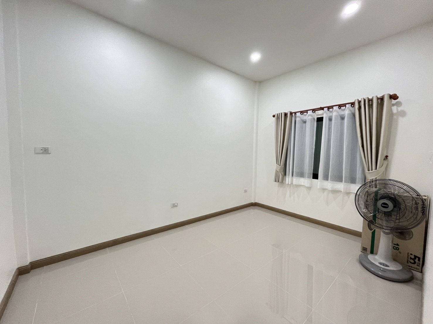 For Rent : Chalong, One-story townhome, 3 bedrooms 2 bathrooms
