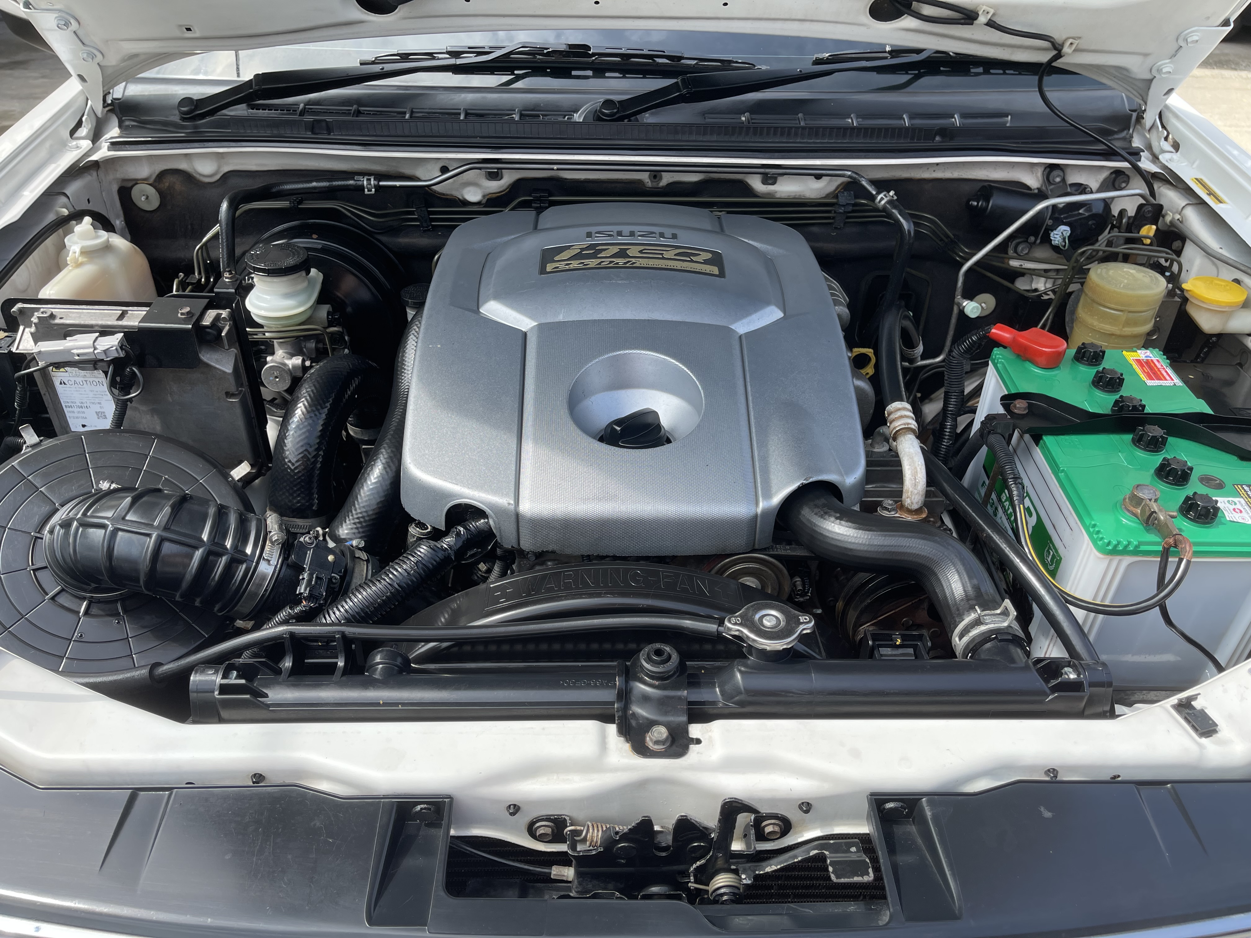 Isuzu Dmax 4ประตู Hilander 2.5 Abs X-Series Navi 2011 ขาวมุก