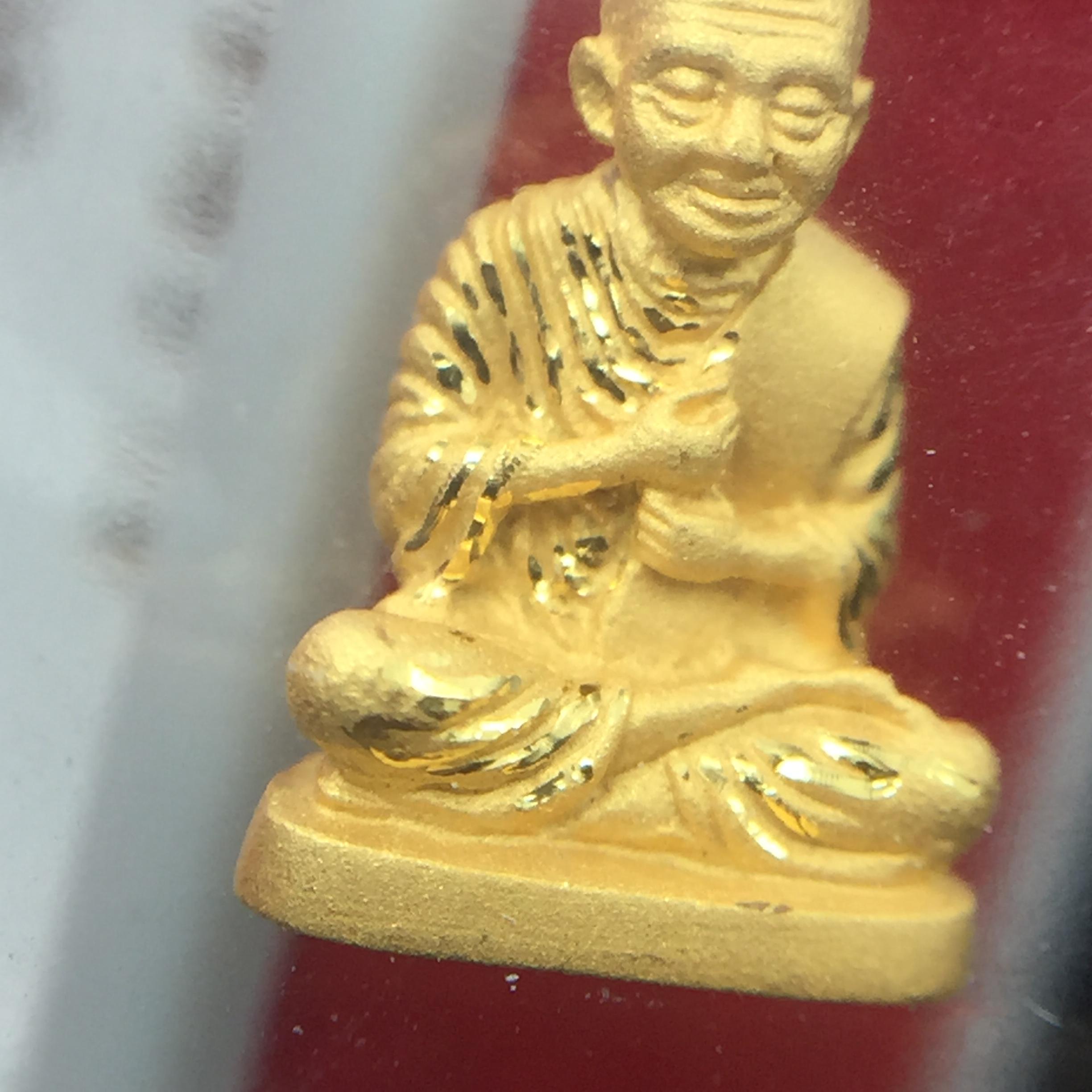 สมเด็จพระพุฒาจารย์โต พรหมรังสี(สมเด็จโต) รุ่นอุดมโชคโภคทรัพย์ ปี 2550 เนื้อทองคำ(สภาพ สวย ซีนซองเดิม กล่องบรรจุเดิมครบสมบูรณ์)